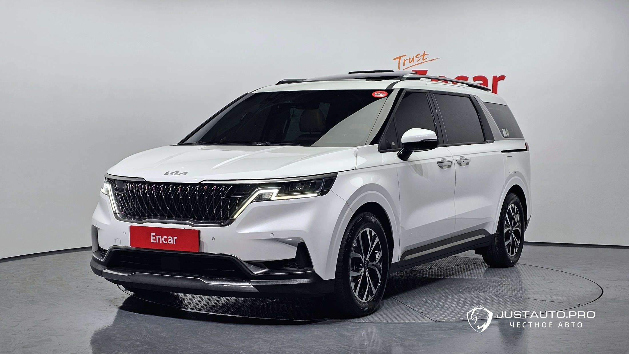 Автомобиль Kia Canival