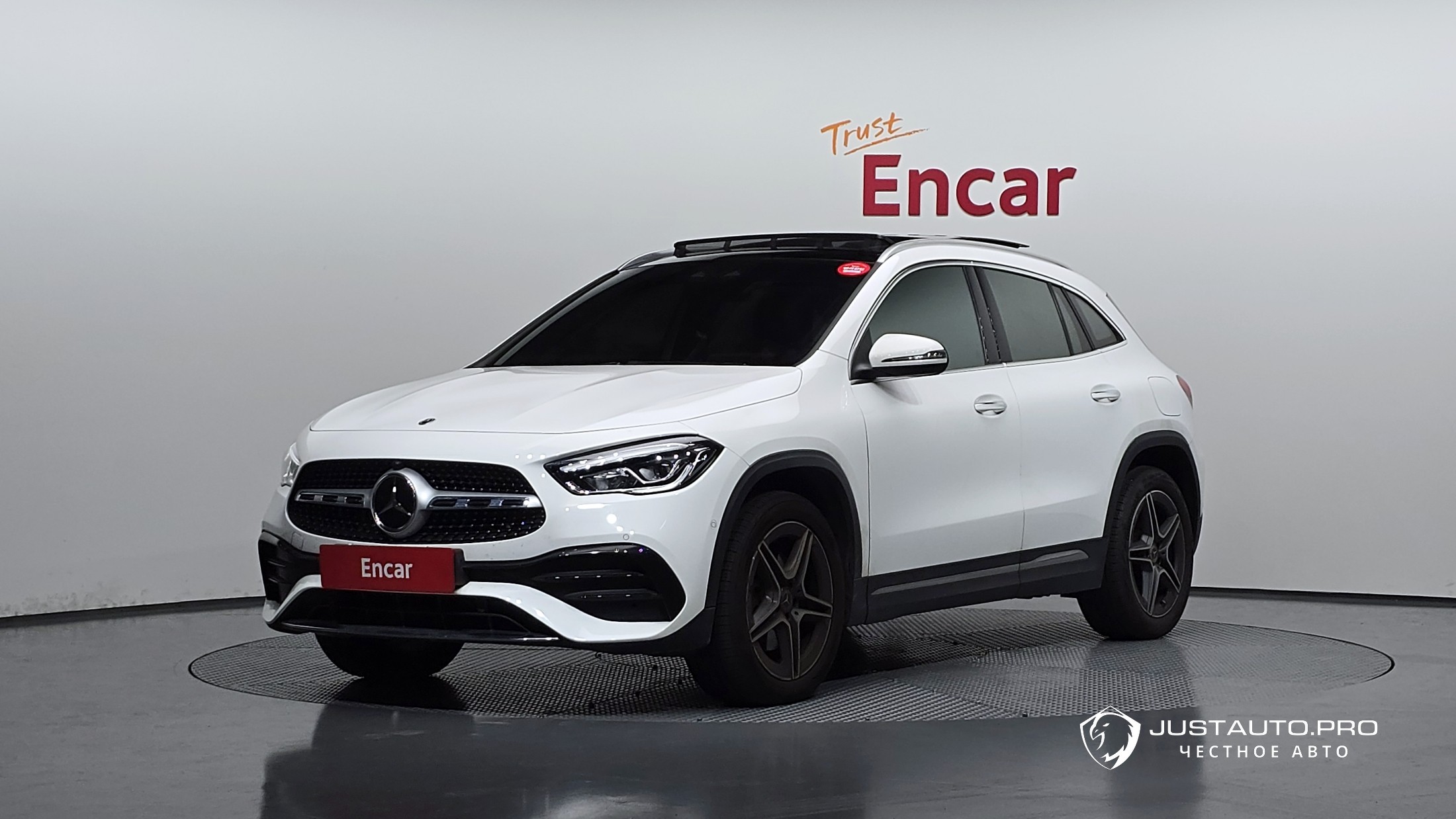 Автомобиль Mercedes-Benz GLA-Class