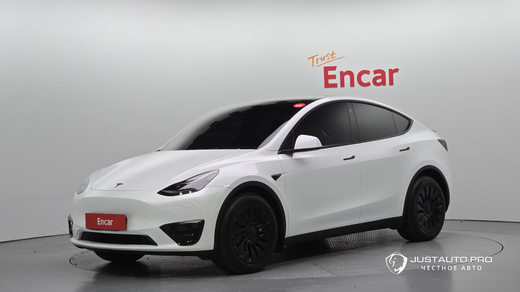 Автомобиль Tesla Model Y