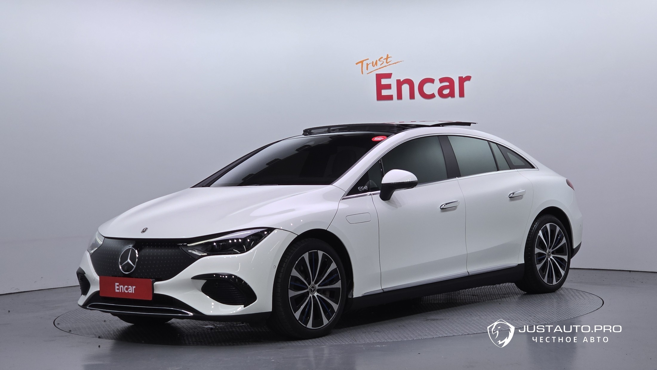 Автомобиль Mercedes-Benz EQE