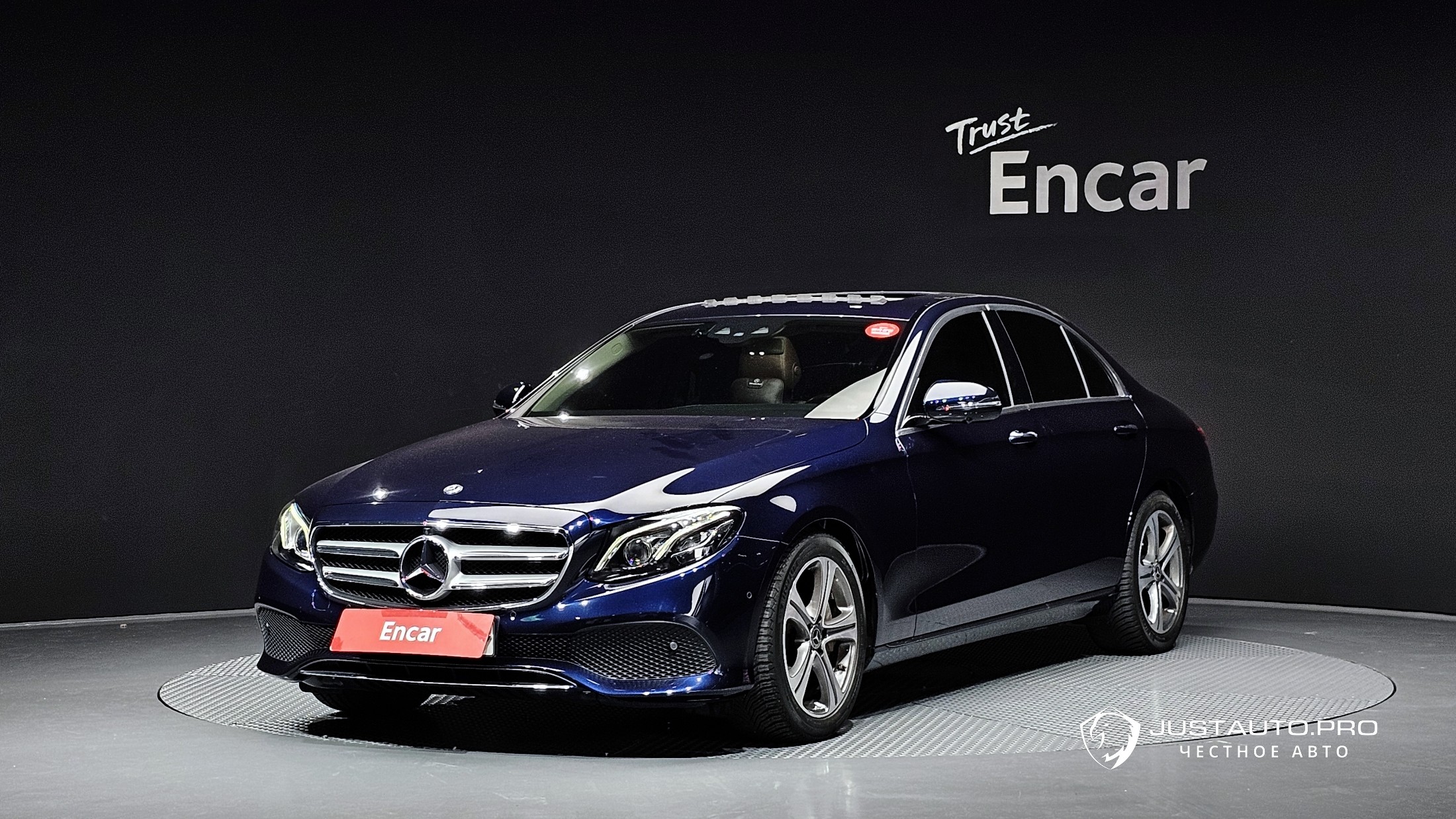 Автомобиль Mercedes-Benz E-Class