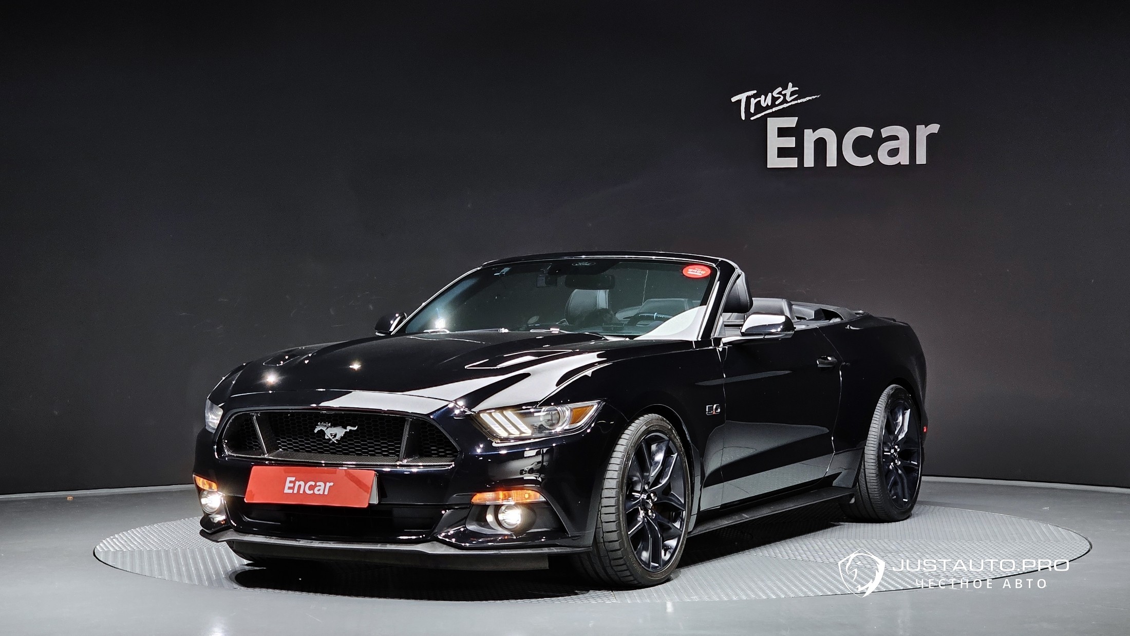 Автомобиль Ford Mustang