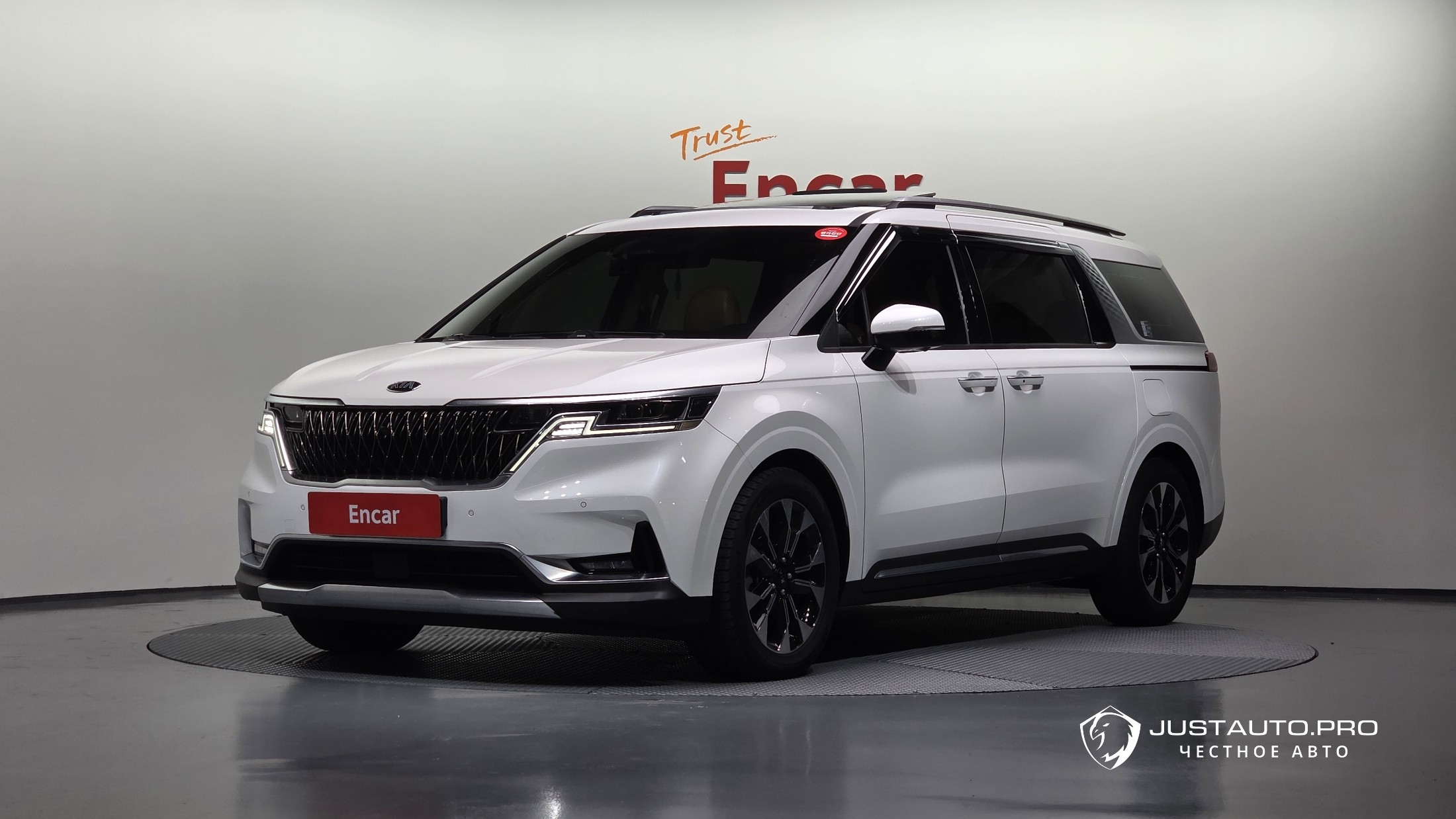 Автомобиль Kia Canival