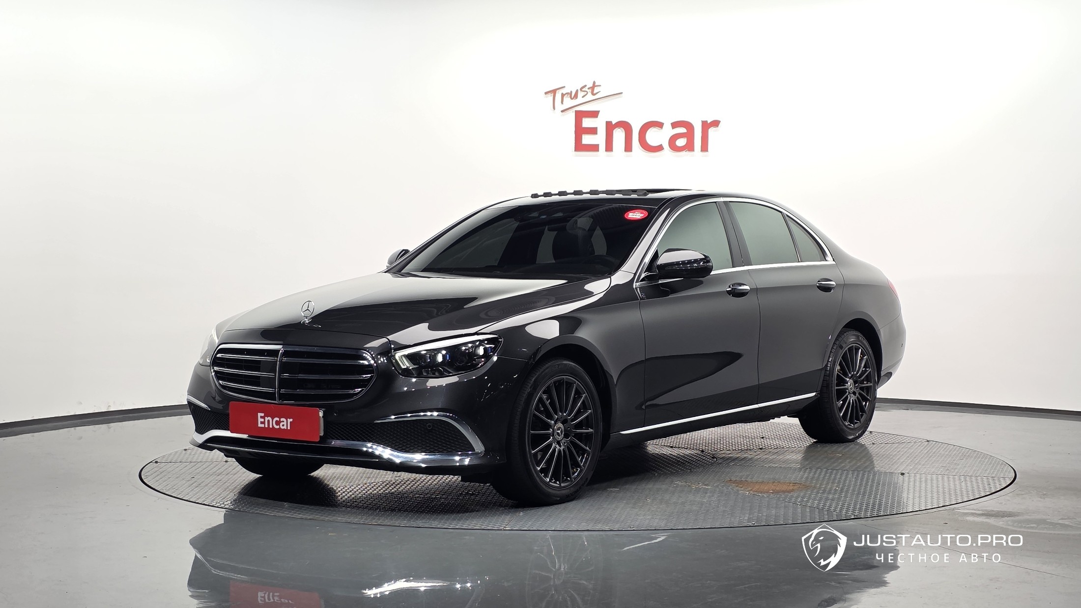 Автомобиль Mercedes-Benz E-Class