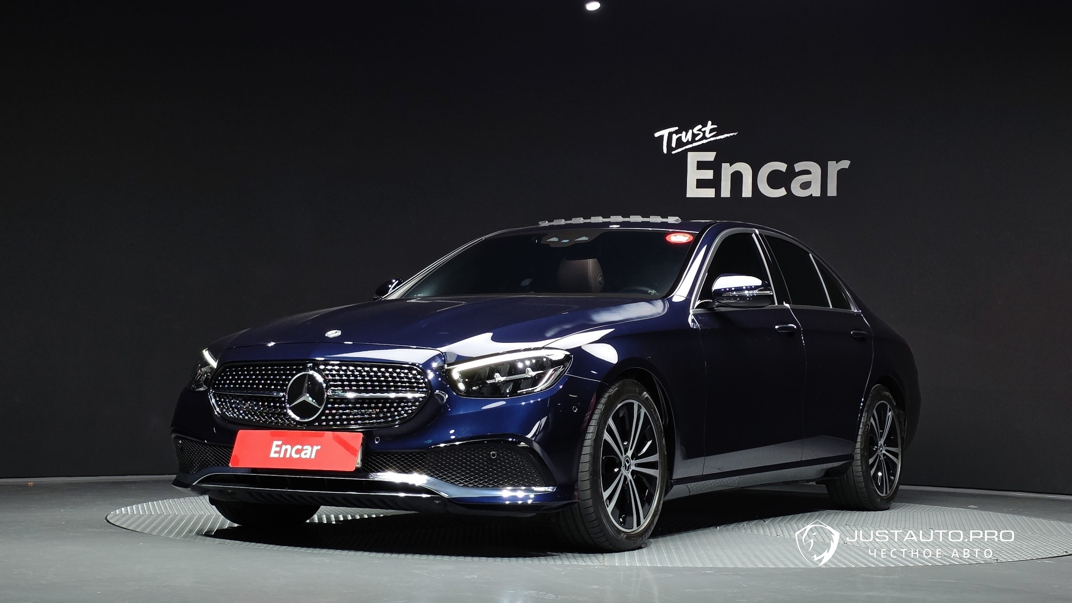 Автомобиль Mercedes-Benz E-Class