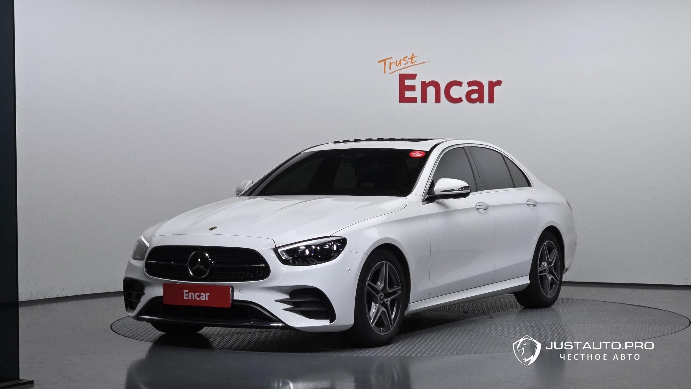 Автомобиль Mercedes-Benz E-Class