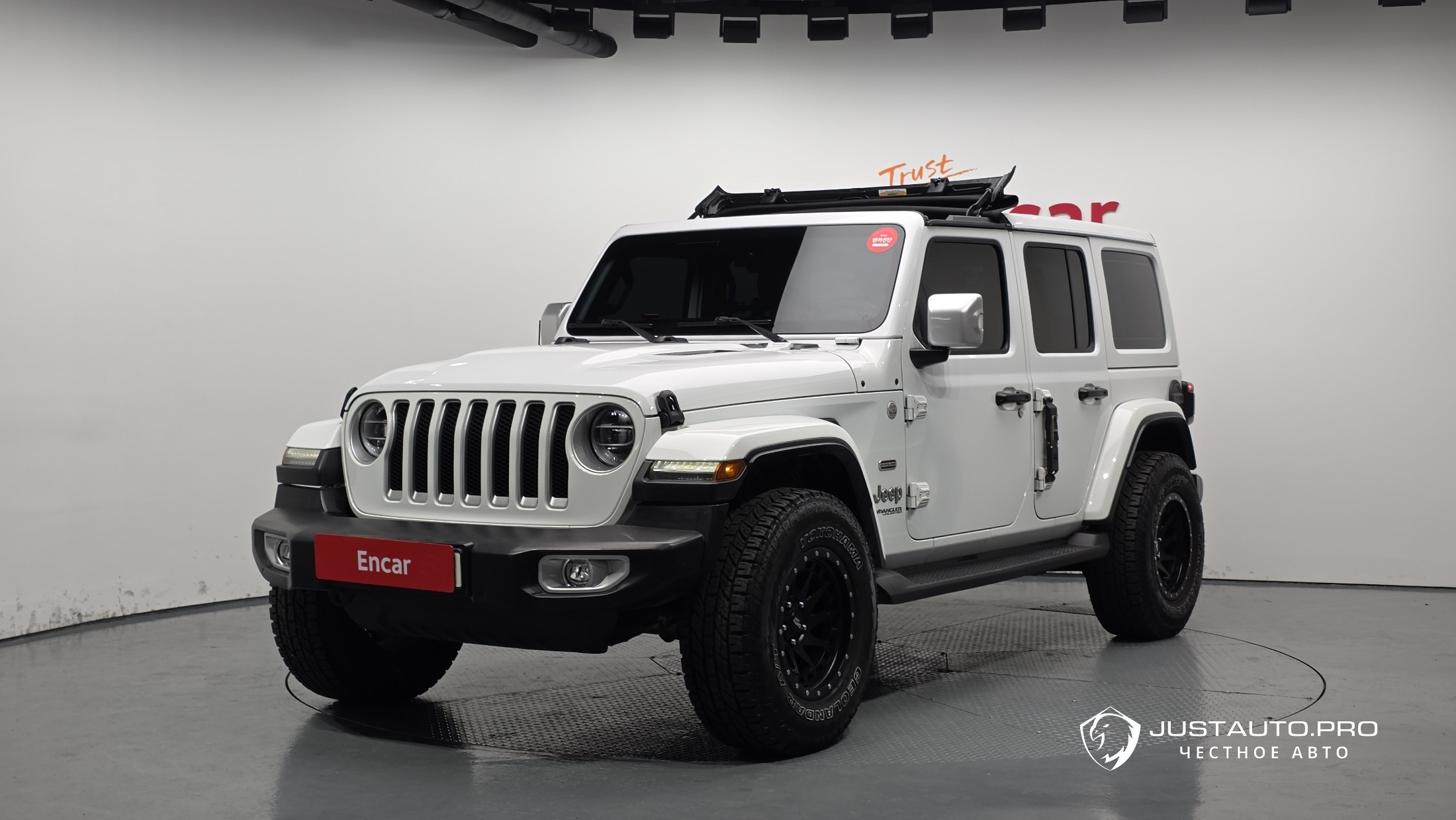Автомобиль Jeep Wrangler