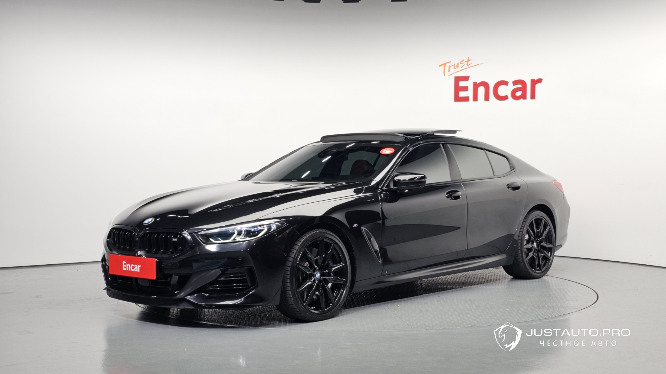 Автомобиль BMW 8-Series