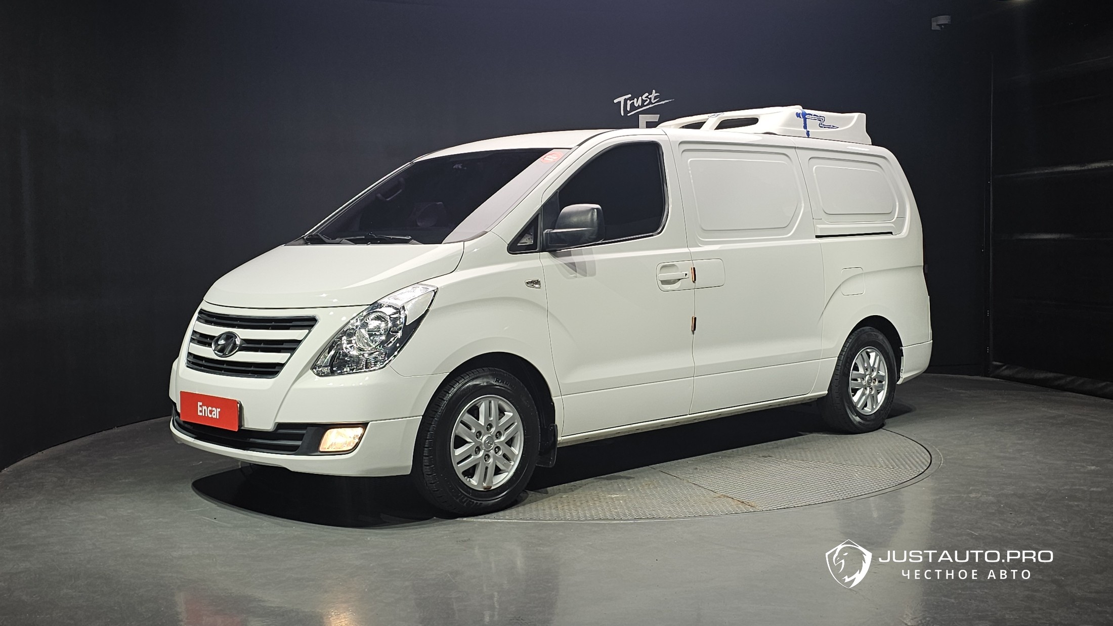 Автомобиль Hyundai Starex