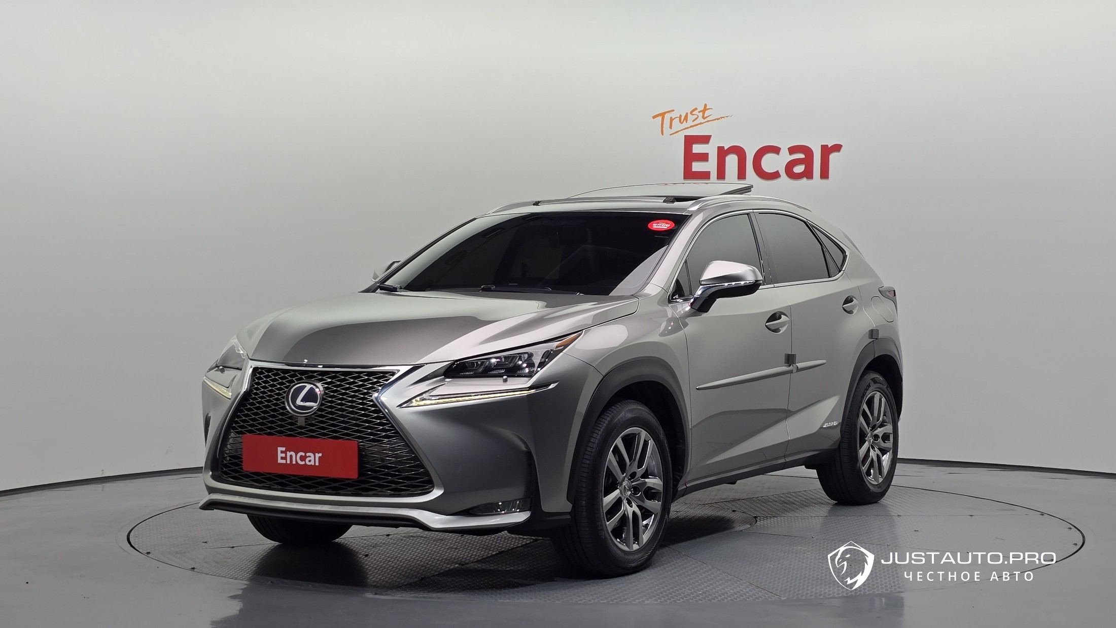 Автомобиль Lexus NX