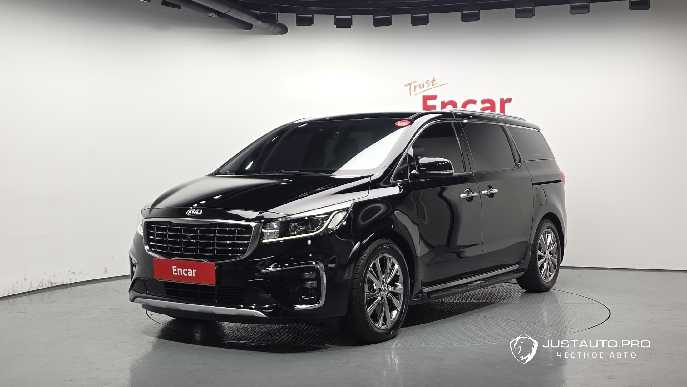 Автомобиль Kia Canival