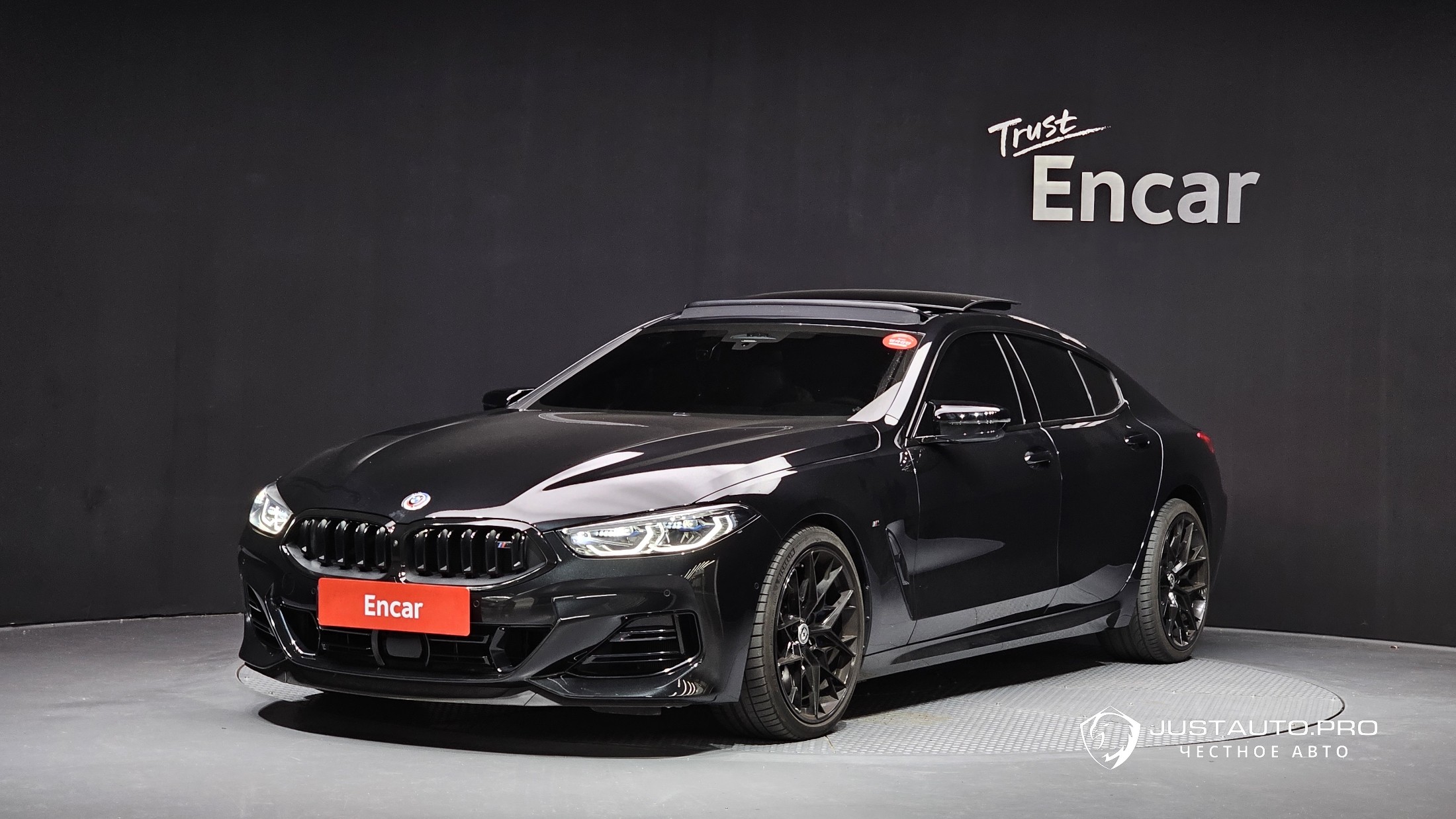 Автомобиль BMW 8-Series