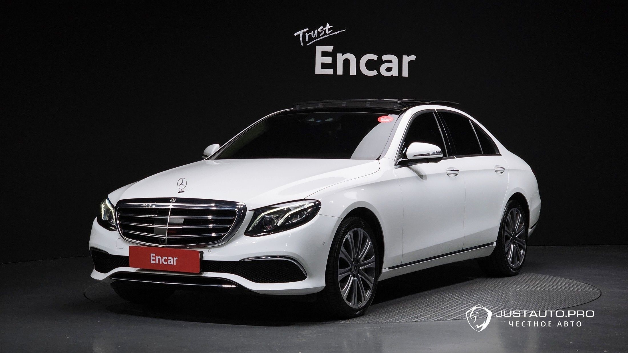 Автомобиль Mercedes-Benz E-Class