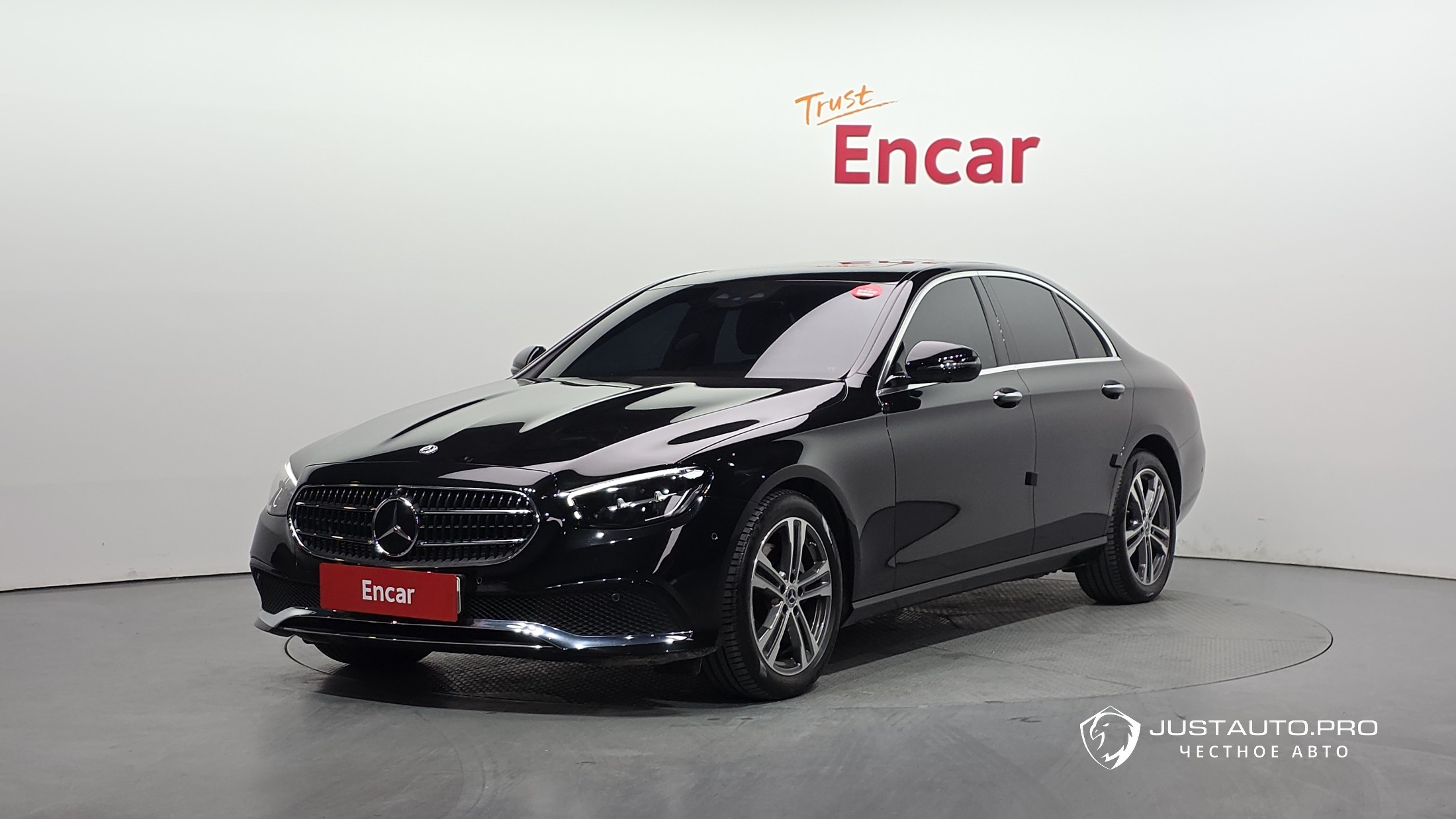 Автомобиль Mercedes-Benz E-Class