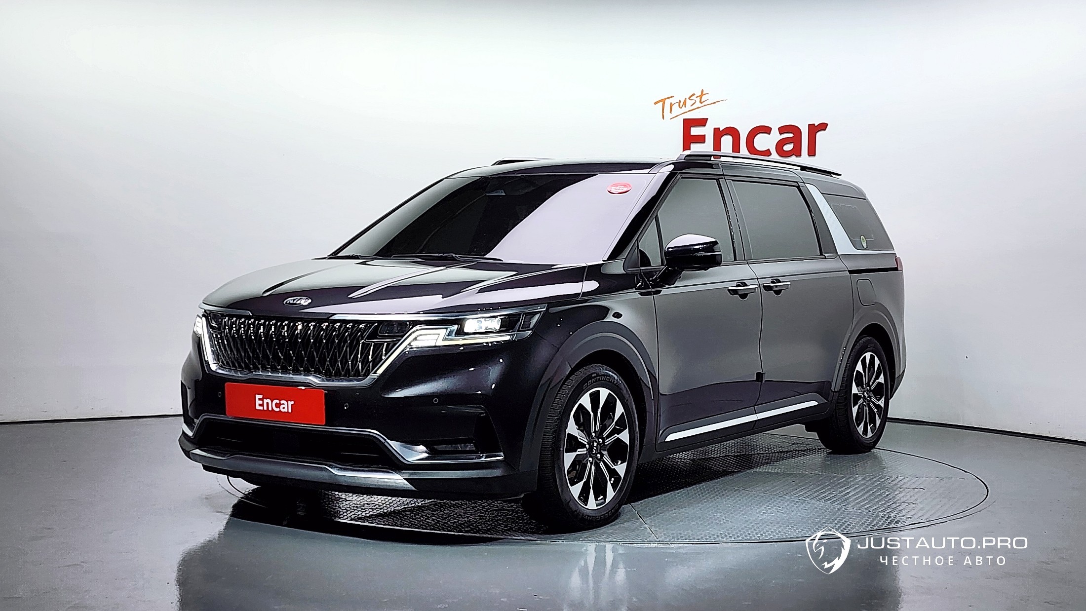 Автомобиль Kia Canival