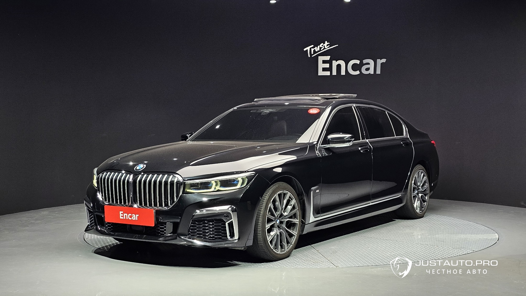 Автомобиль BMW 7-Series