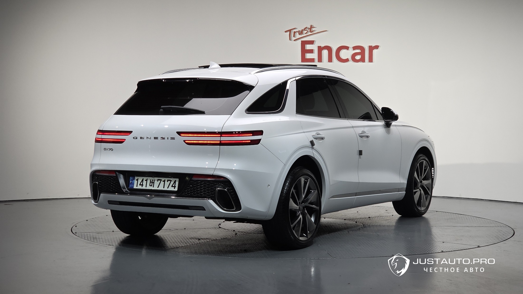 Автомобиль Genesis GV70