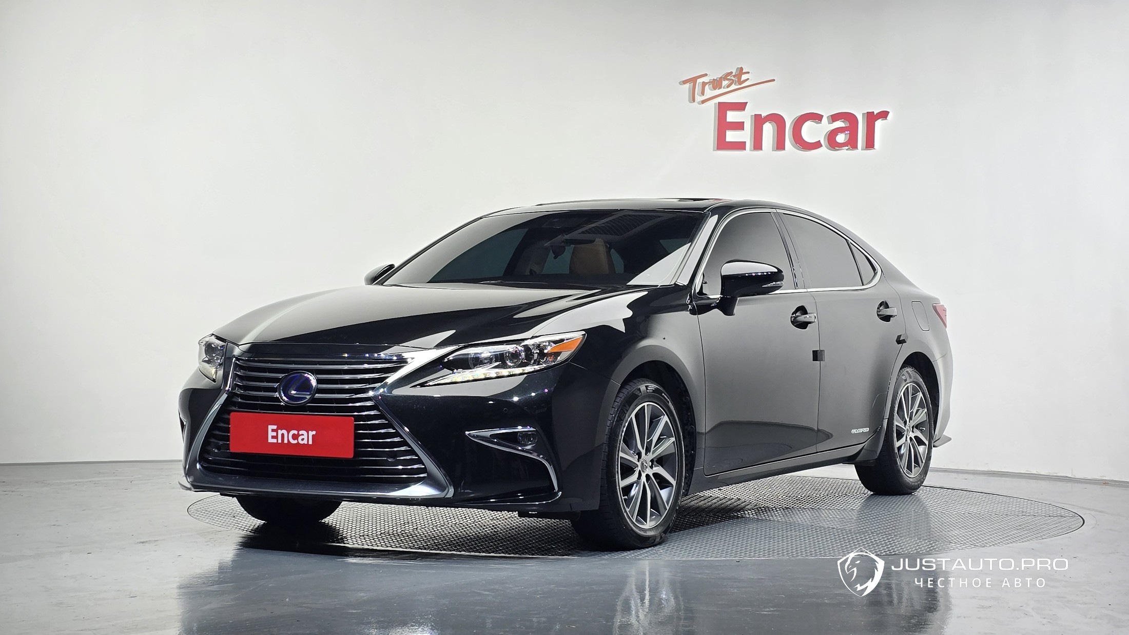 Автомобиль Lexus ES