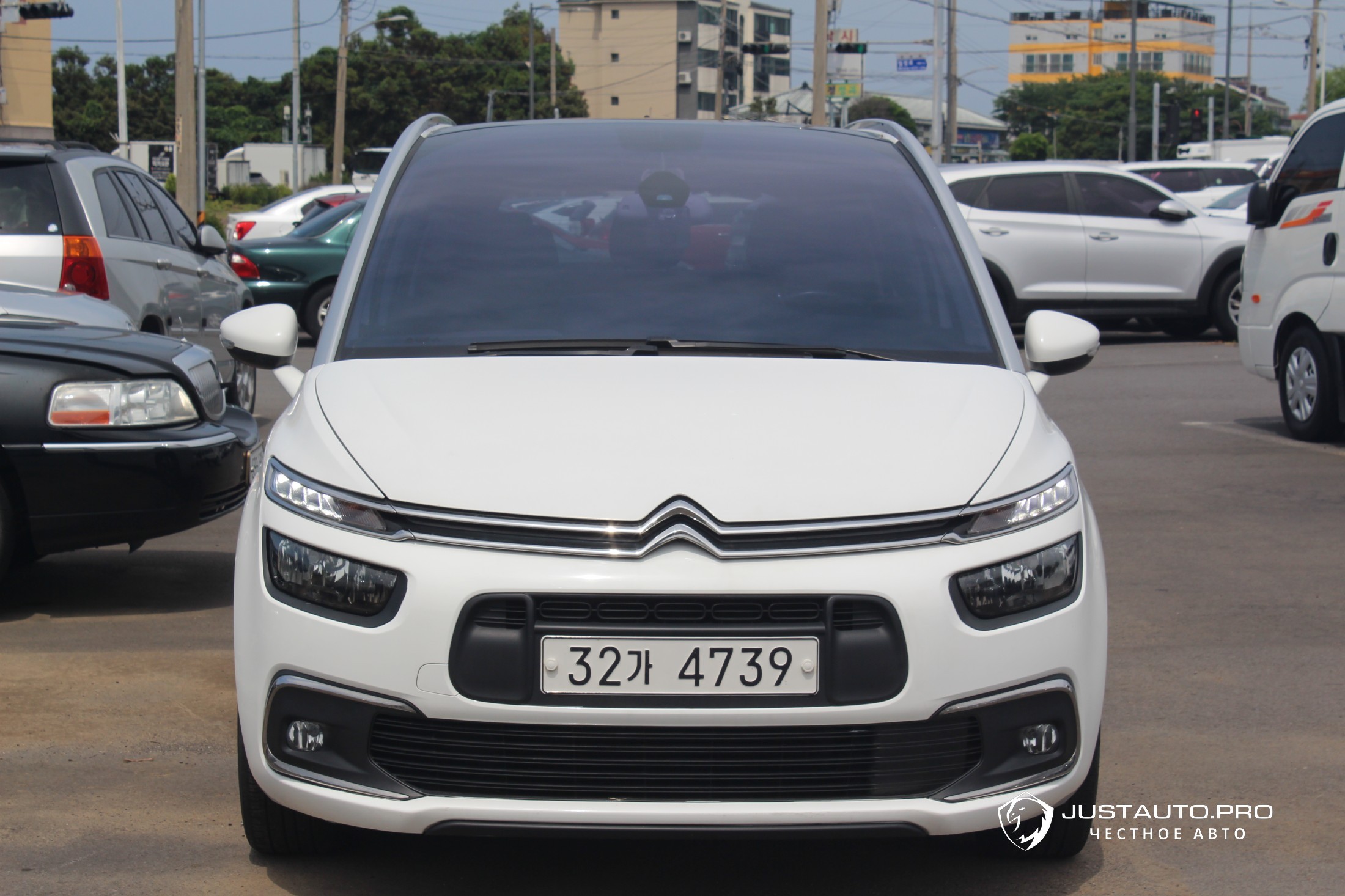 Автомобиль Citroen-DS C4 Picasso