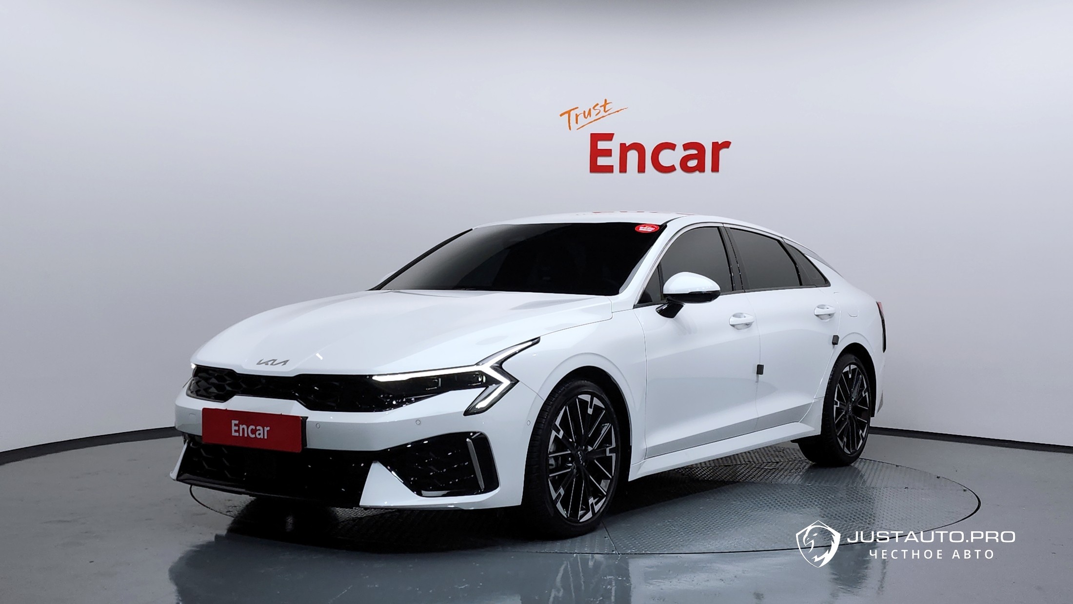 Автомобиль Kia K5