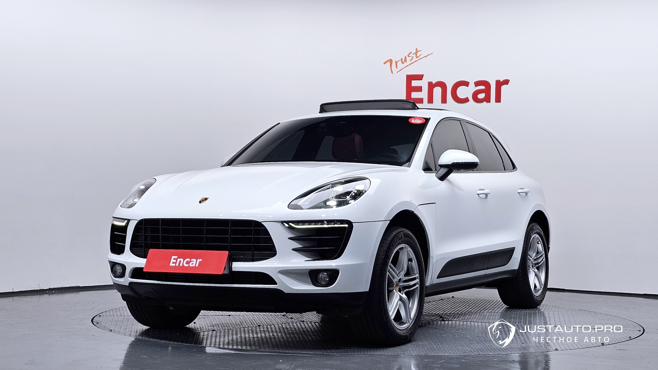 Автомобиль Porsche Macan