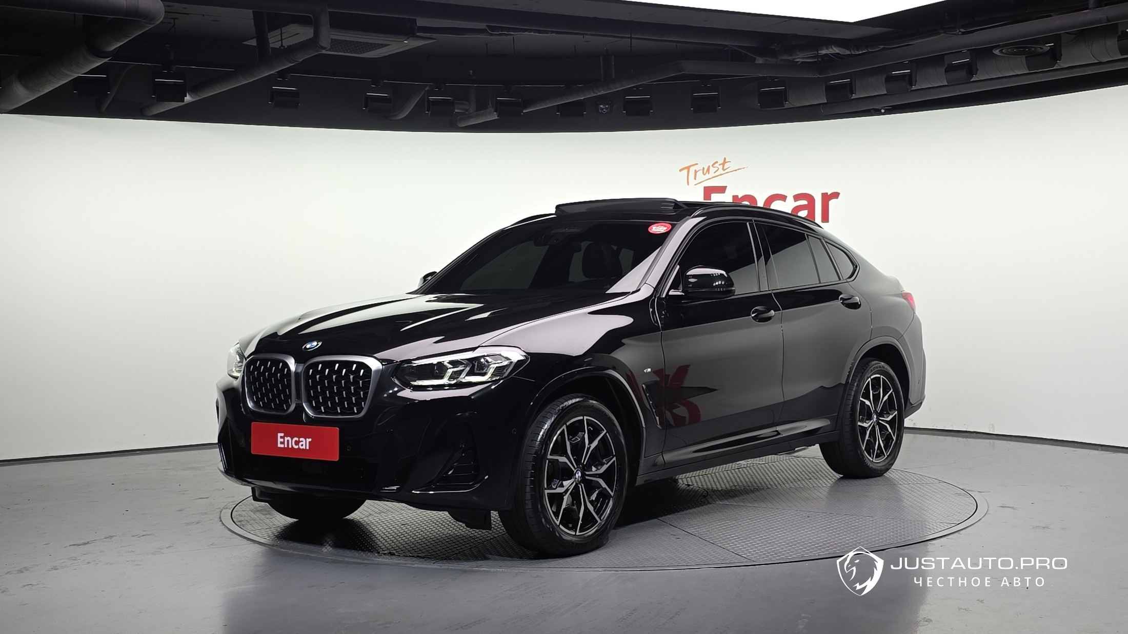 Автомобиль BMW X4