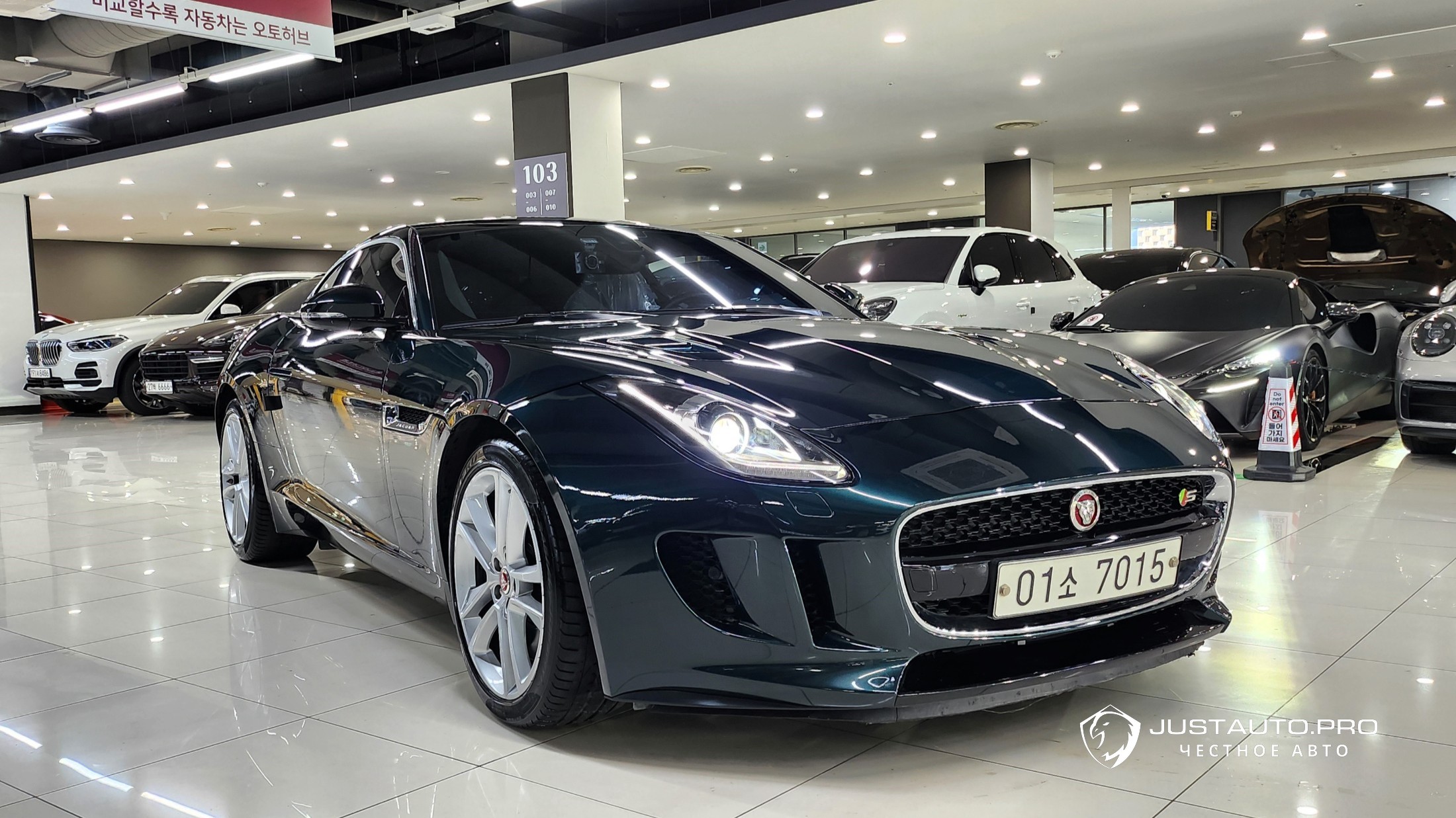 Автомобиль Jaguar F-TYPE
