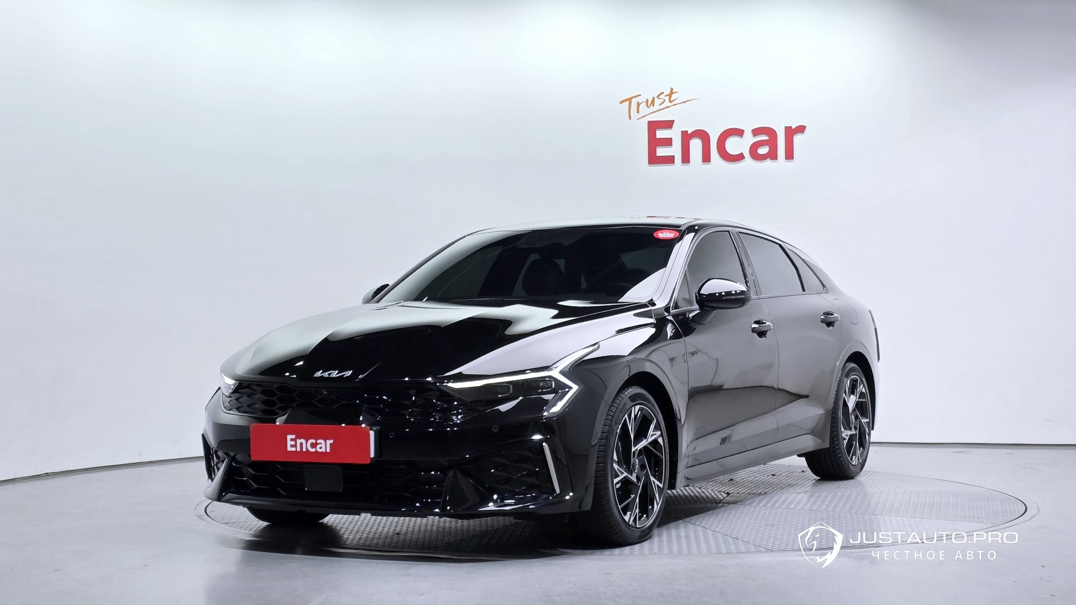 Автомобиль Kia K5