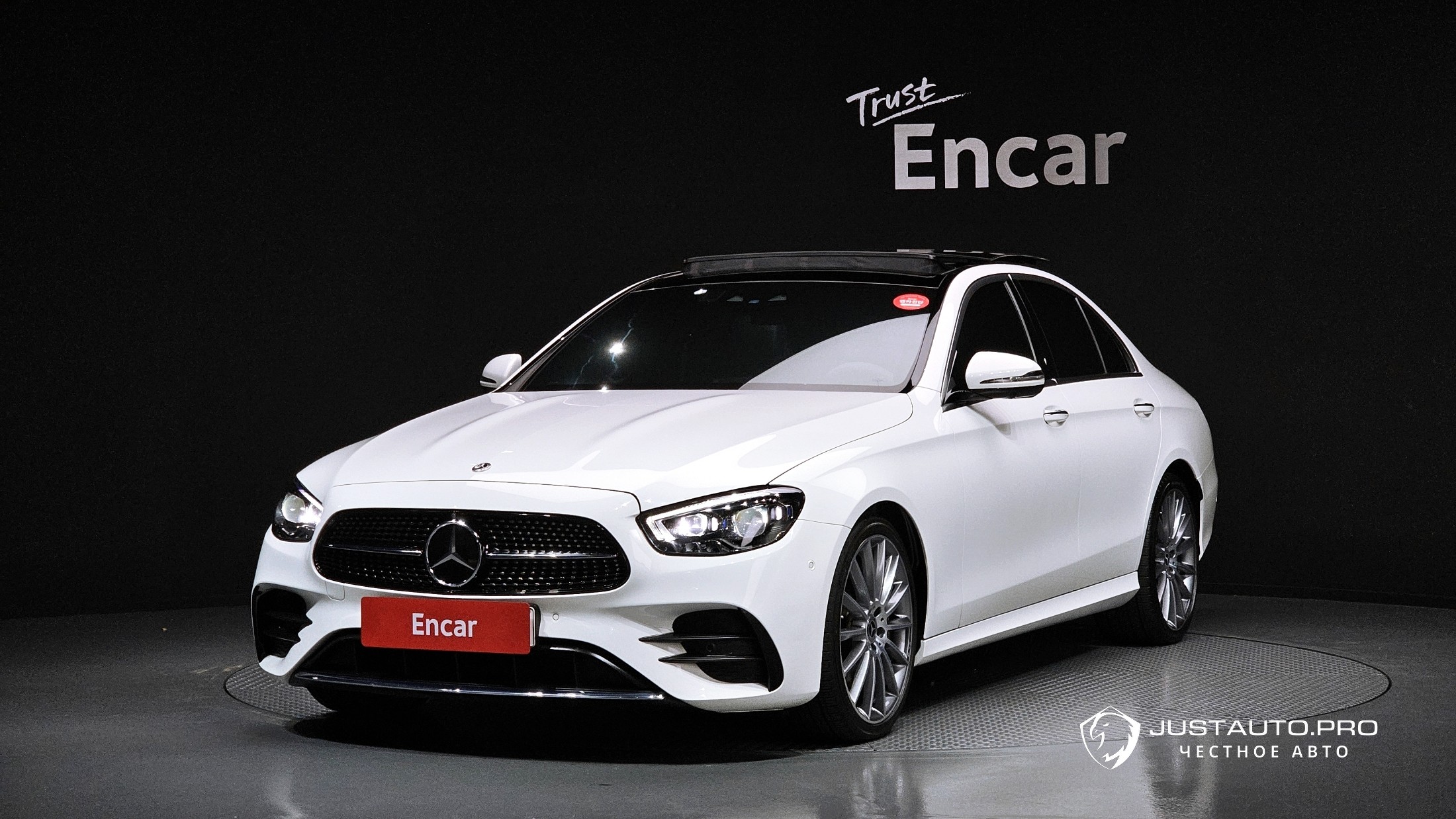 Автомобиль Mercedes-Benz E-Class