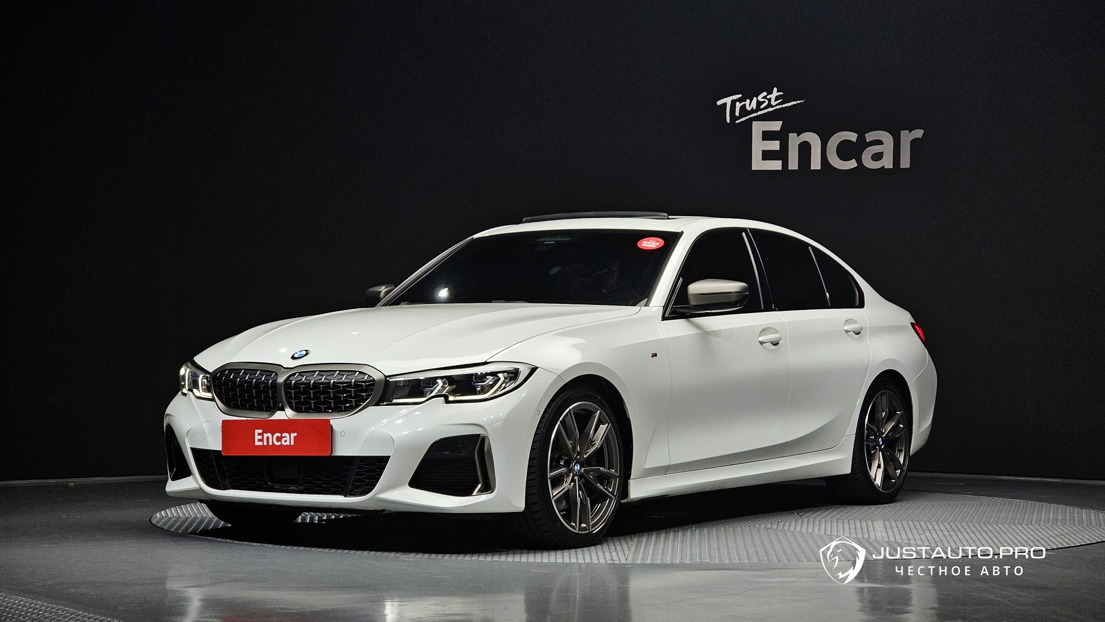 Автомобиль BMW 3-Series