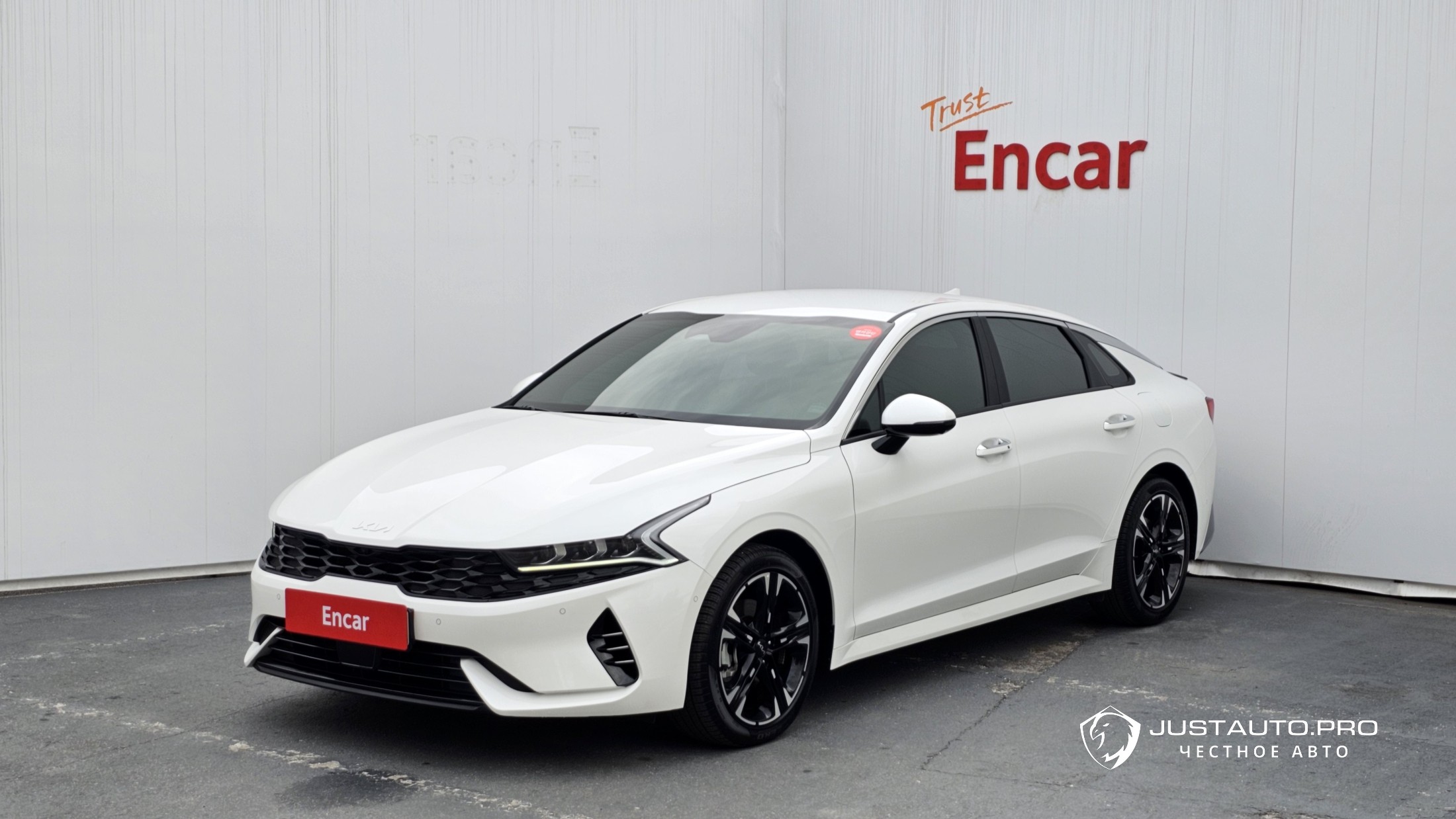 Автомобиль Kia K5