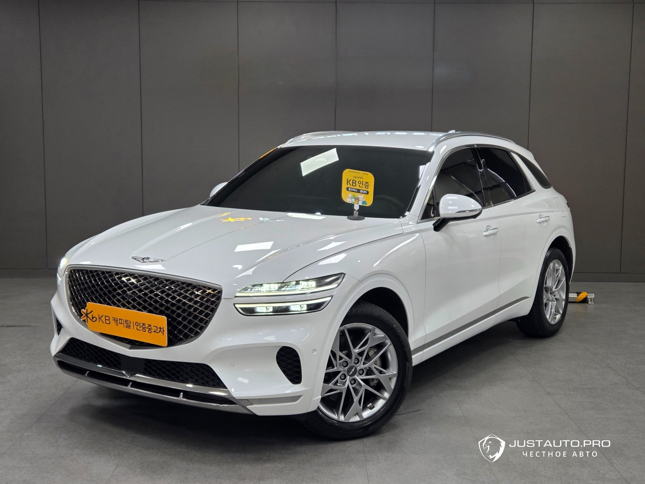 Автомобиль Genesis GV70