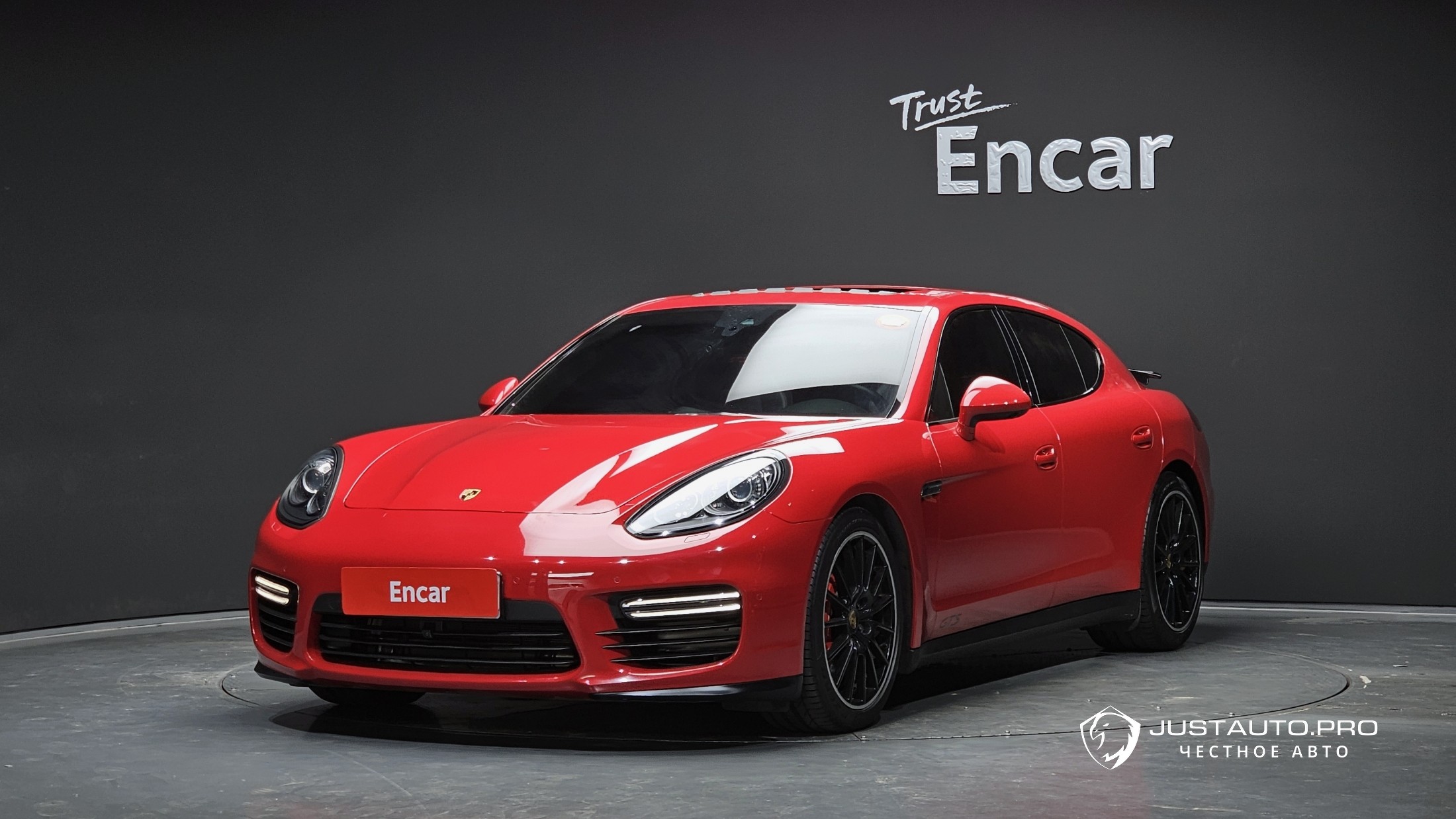 Автомобиль Porsche Panamera