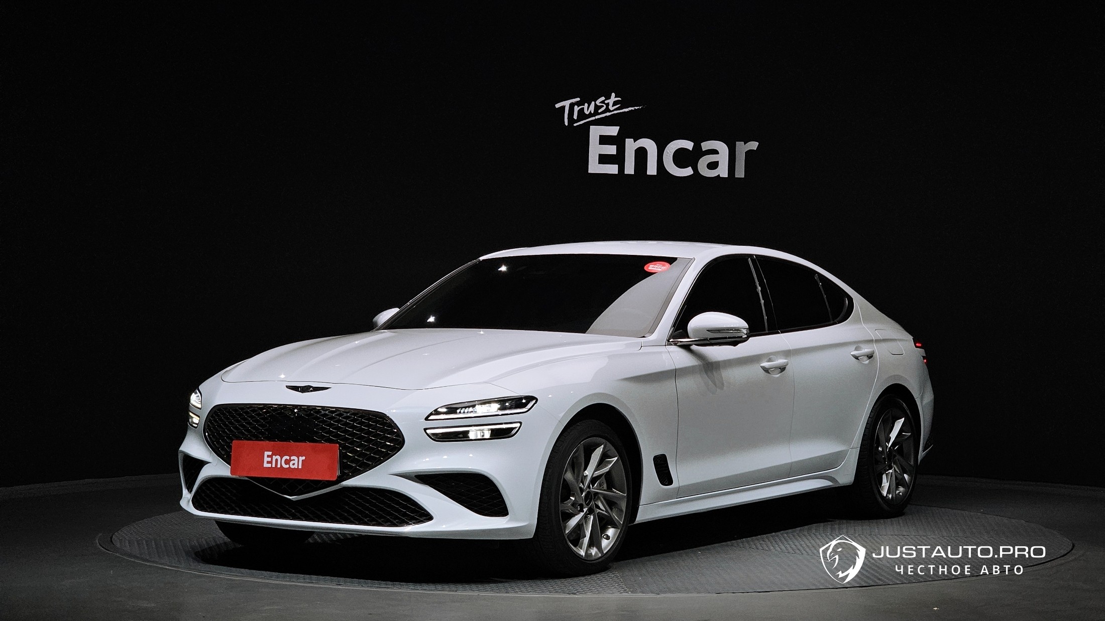 Автомобиль Genesis G70