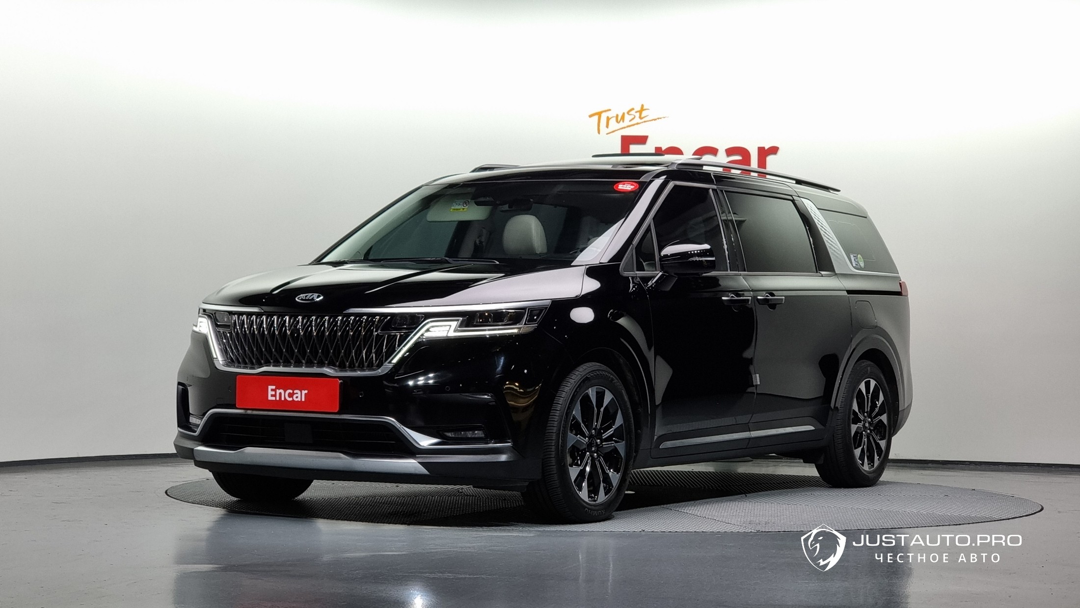 Автомобиль Kia Canival