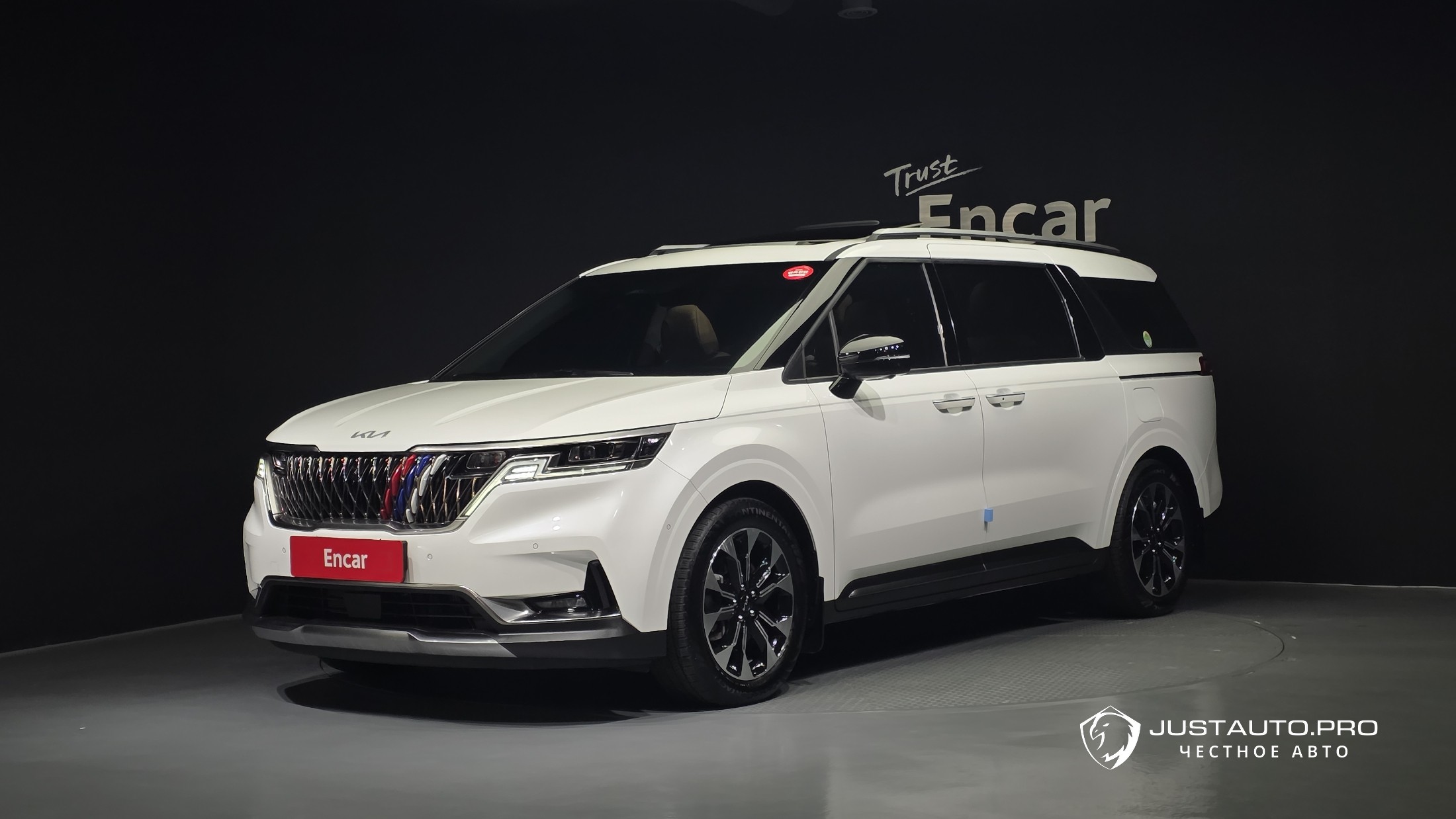 Автомобиль Kia Canival