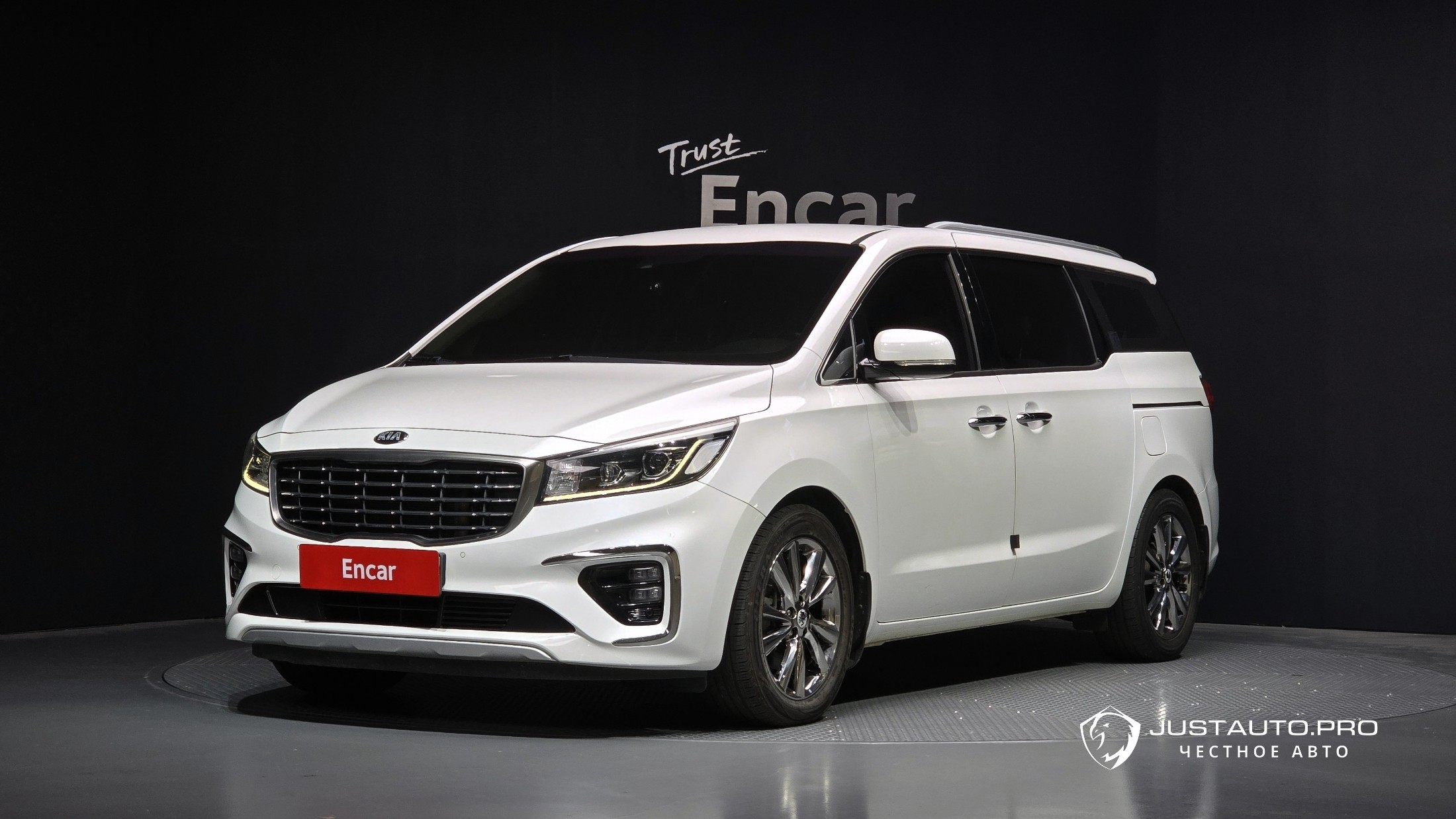 Автомобиль Kia Canival