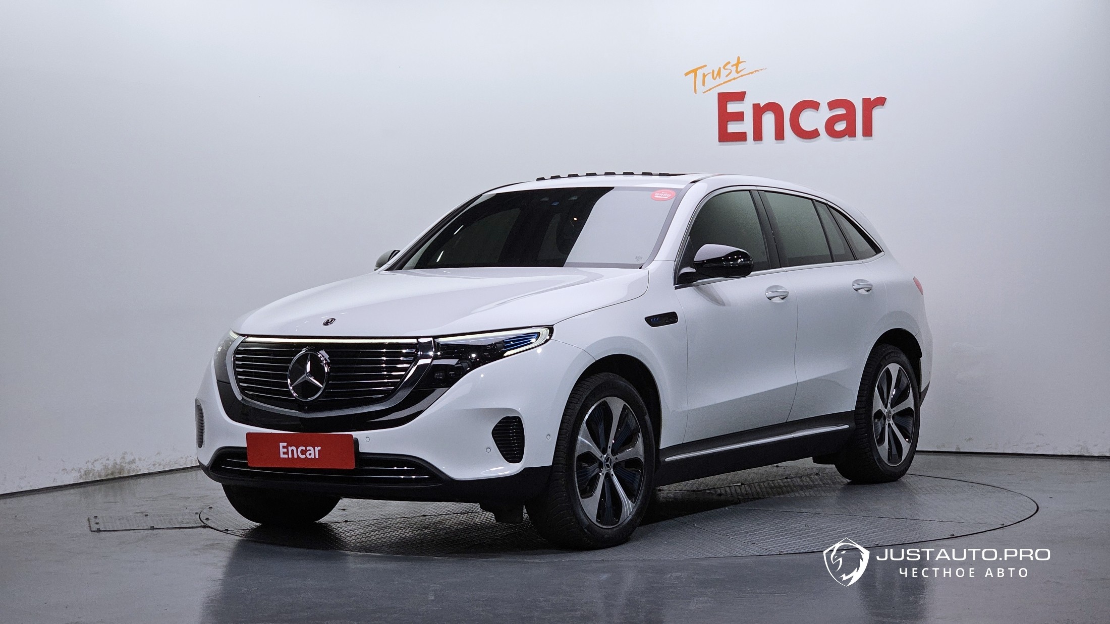 Автомобиль Mercedes-Benz EQC