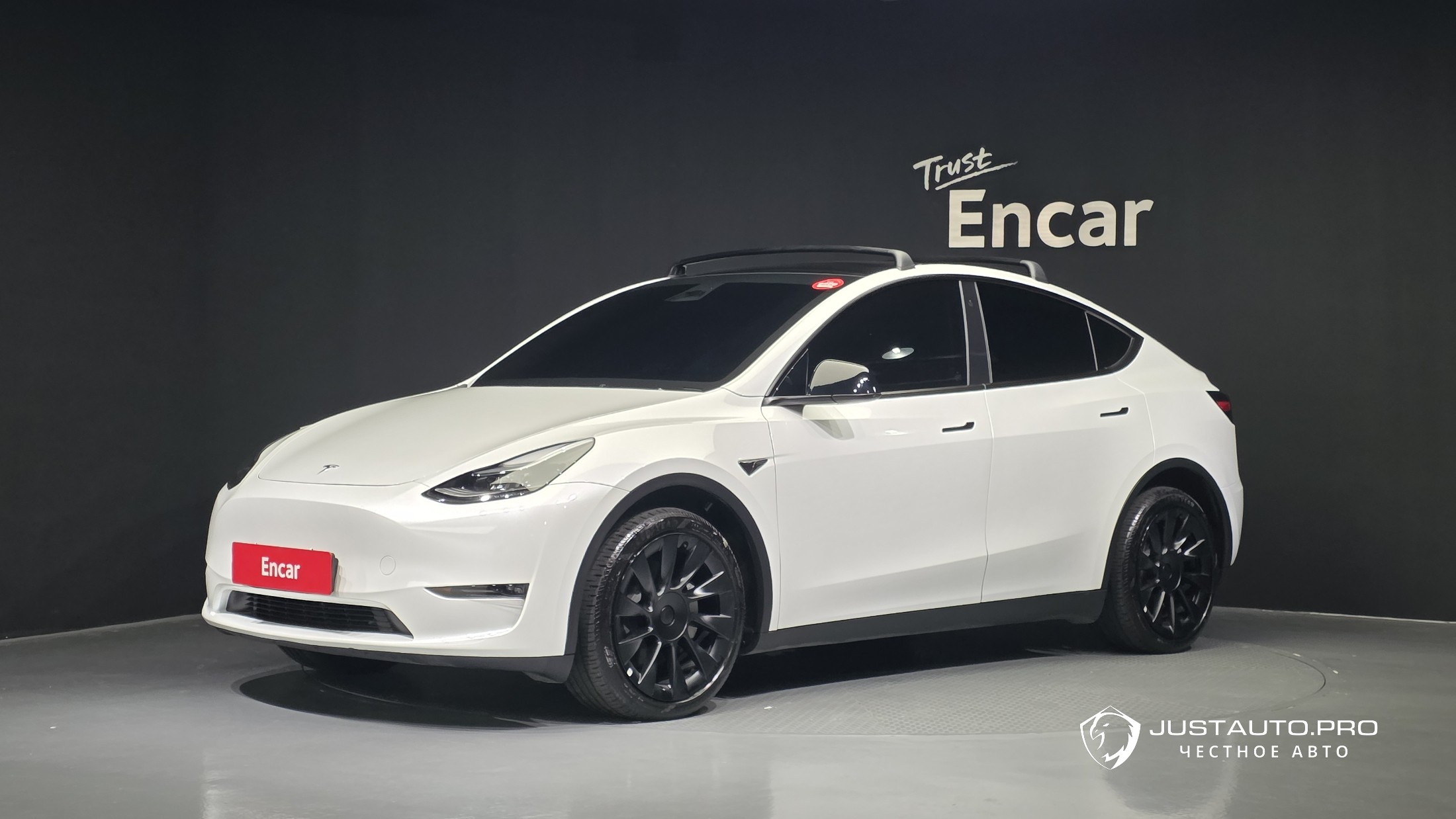 Автомобиль Tesla Model Y