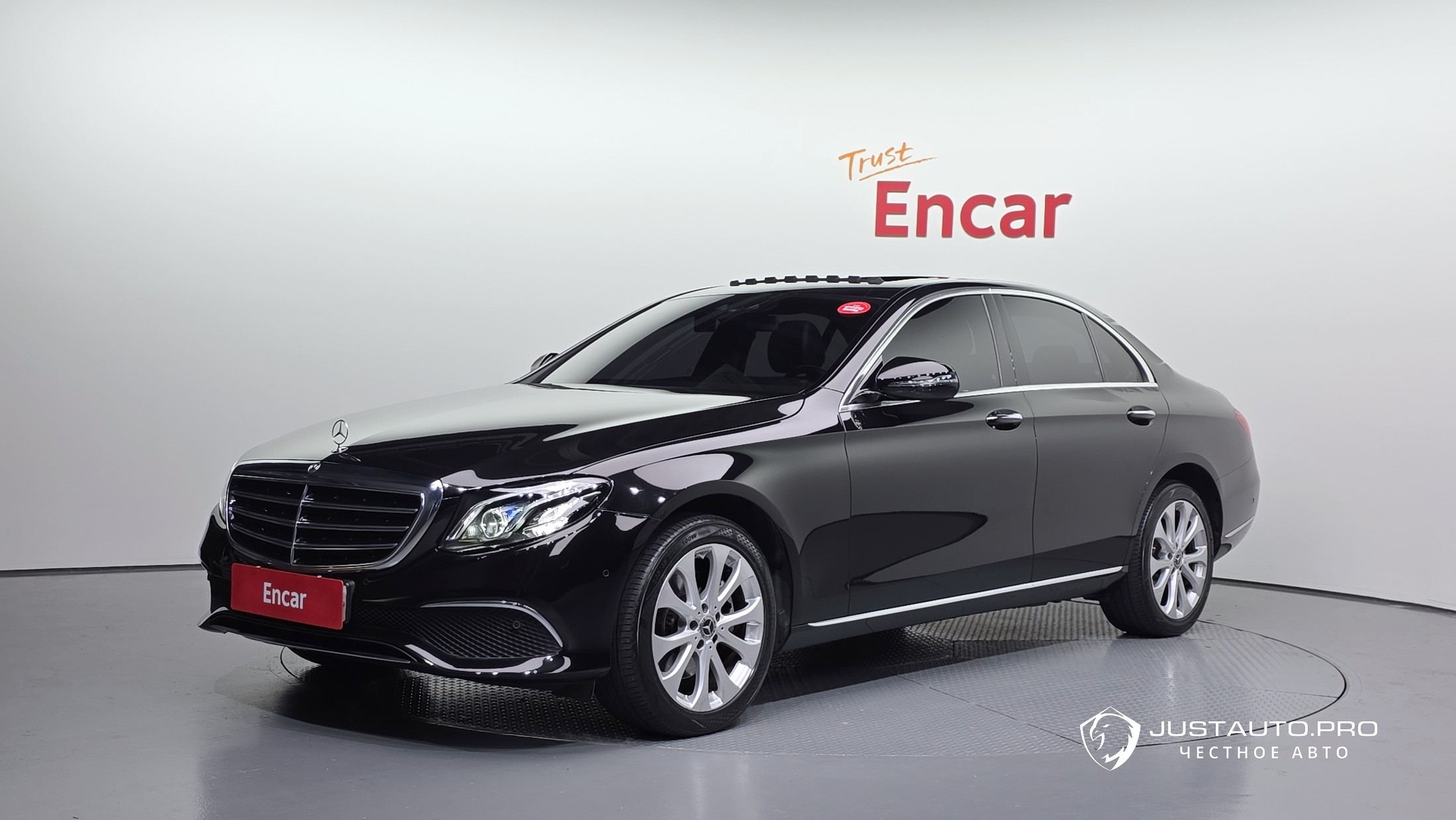 Автомобиль Mercedes-Benz E-Class