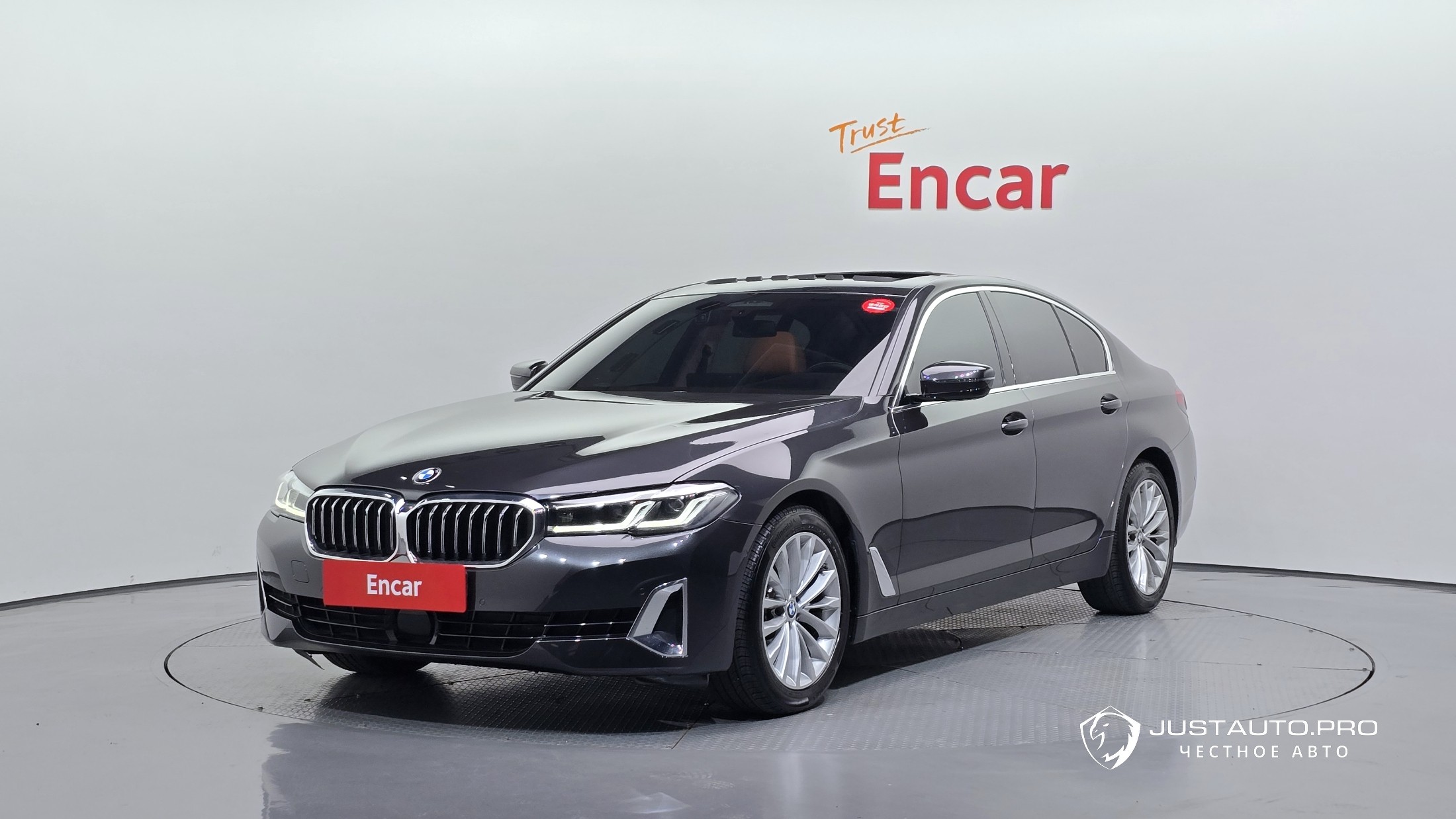 Автомобиль BMW 5-Series