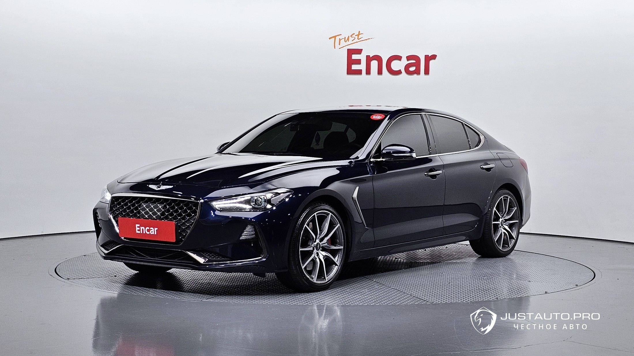 Автомобиль Genesis G70