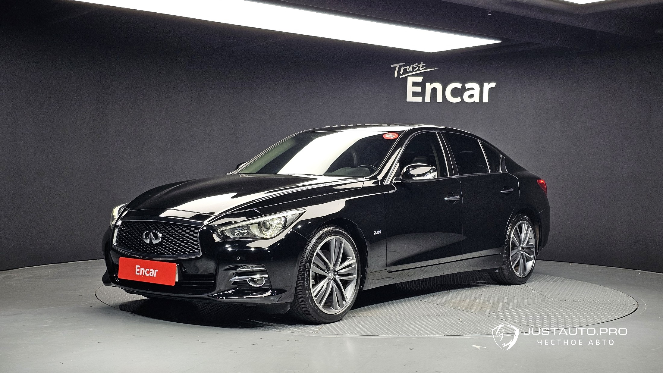 Автомобиль Infiniti Q50