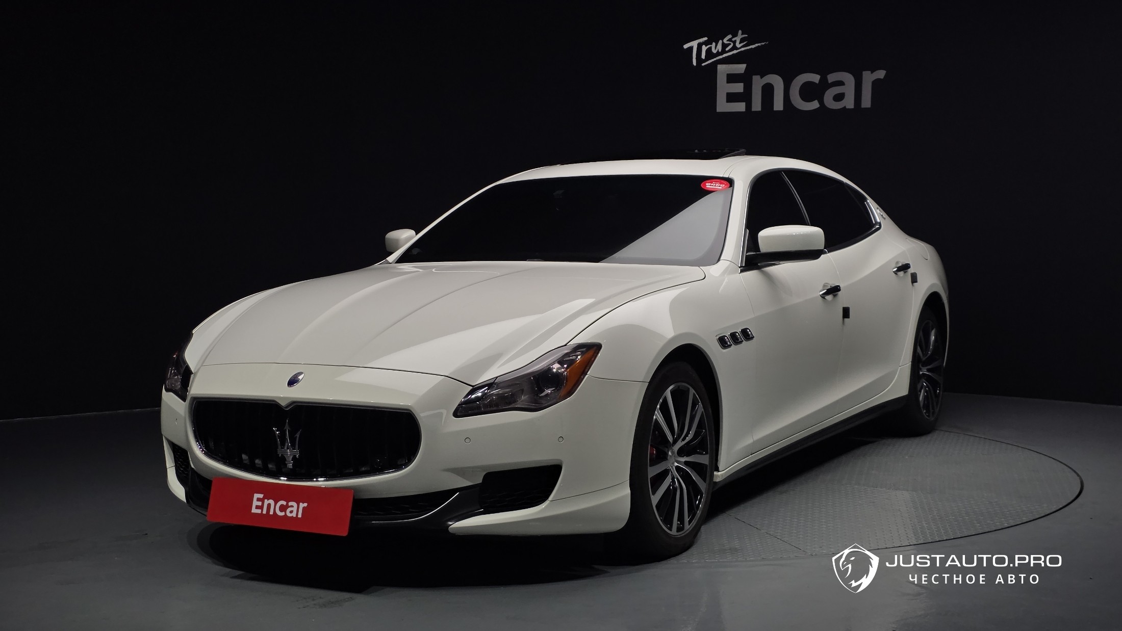 Автомобиль Maserati Quattroporte