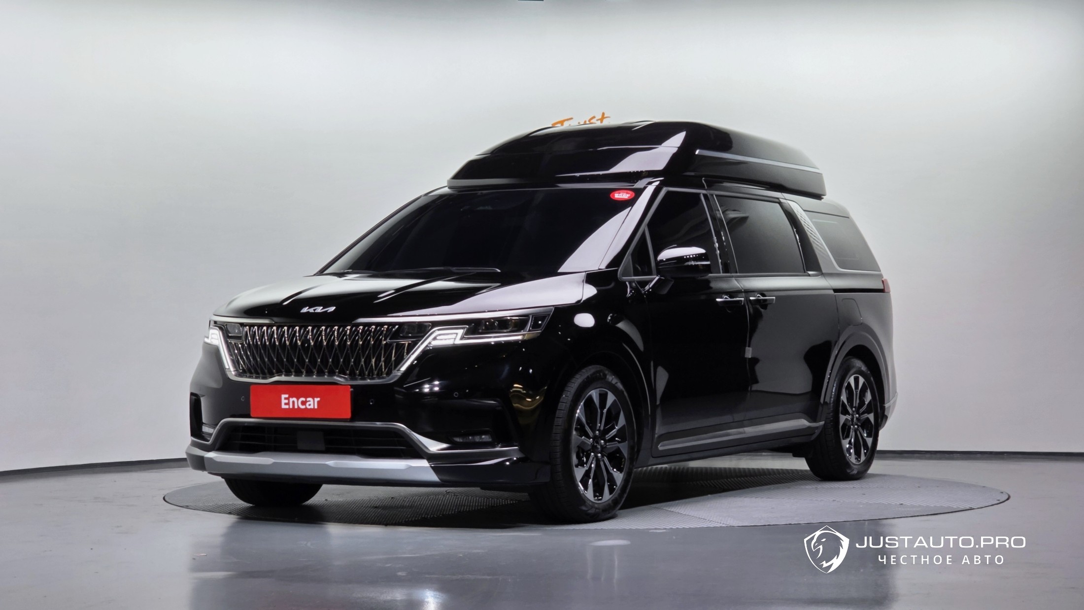 Автомобиль Kia Canival