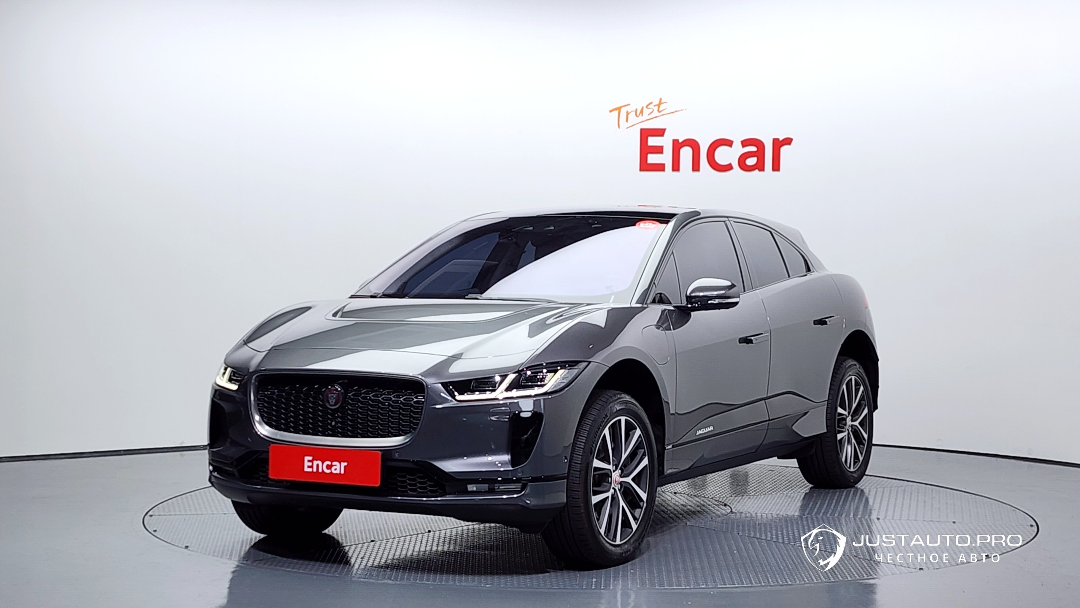 Автомобиль Jaguar I-PACE