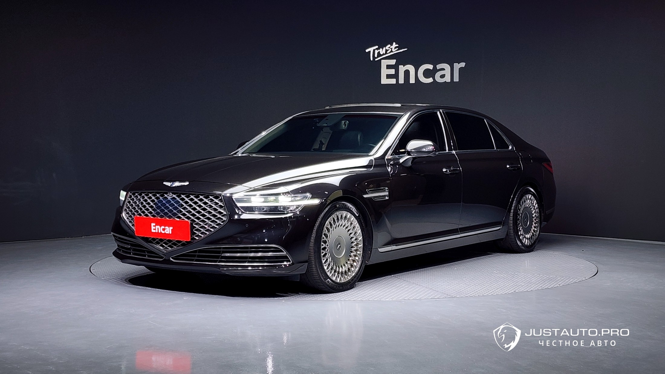 Автомобиль Genesis G90