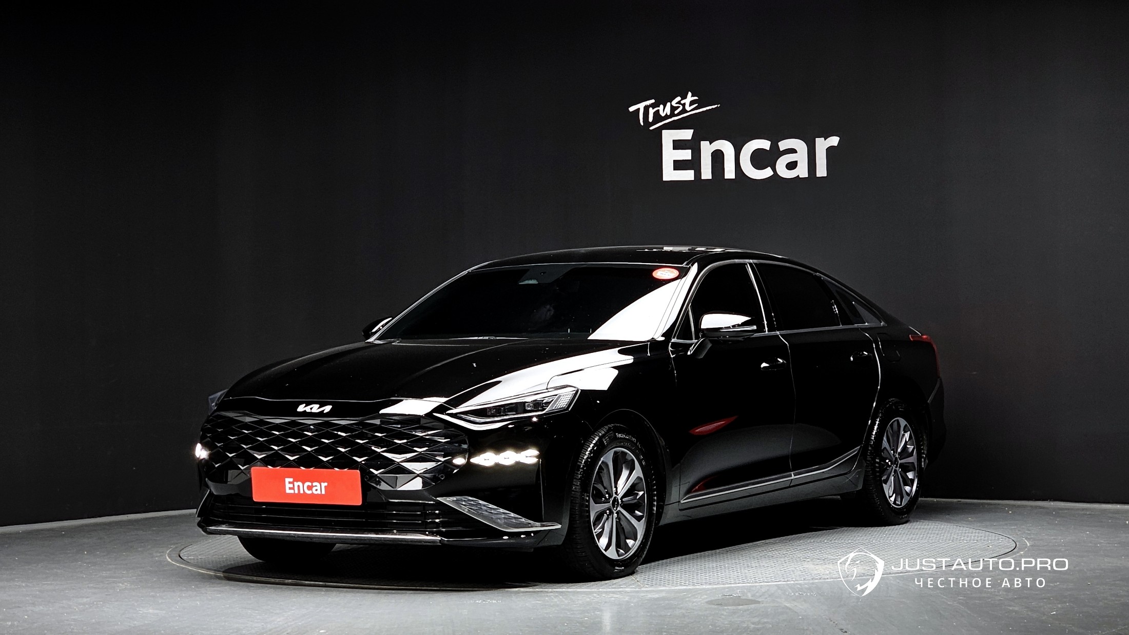 Автомобиль Kia K8