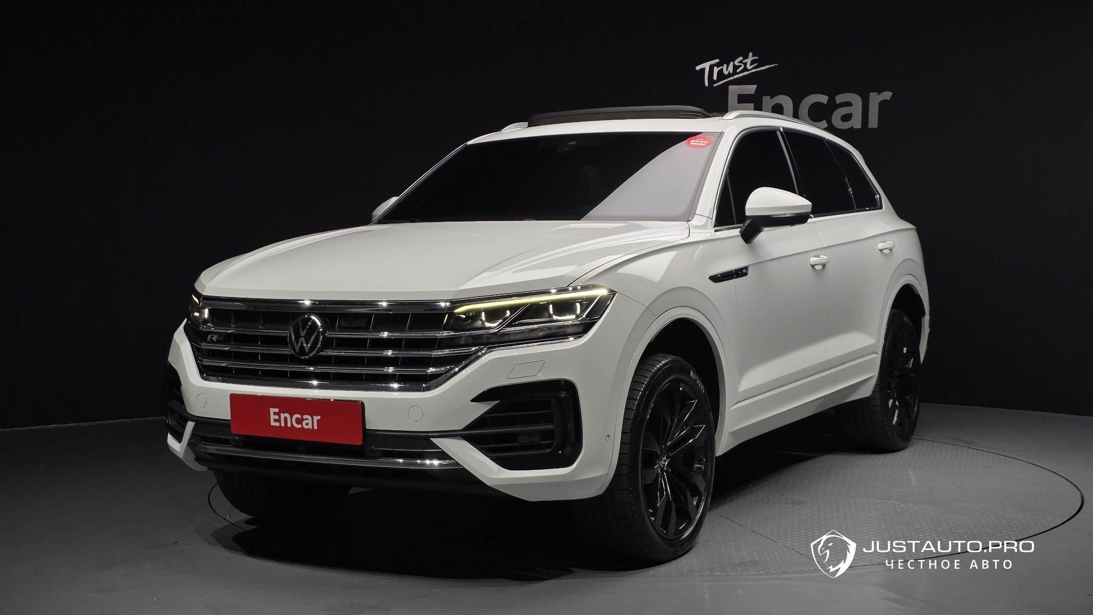 Автомобиль Volkswagen Touareg
