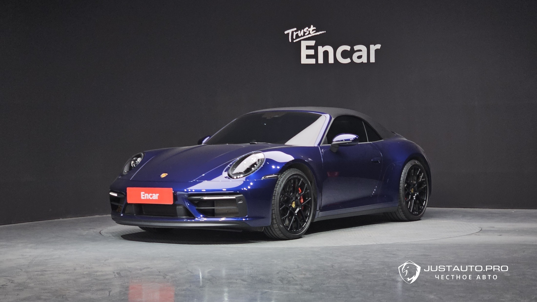 Автомобиль Porsche 911